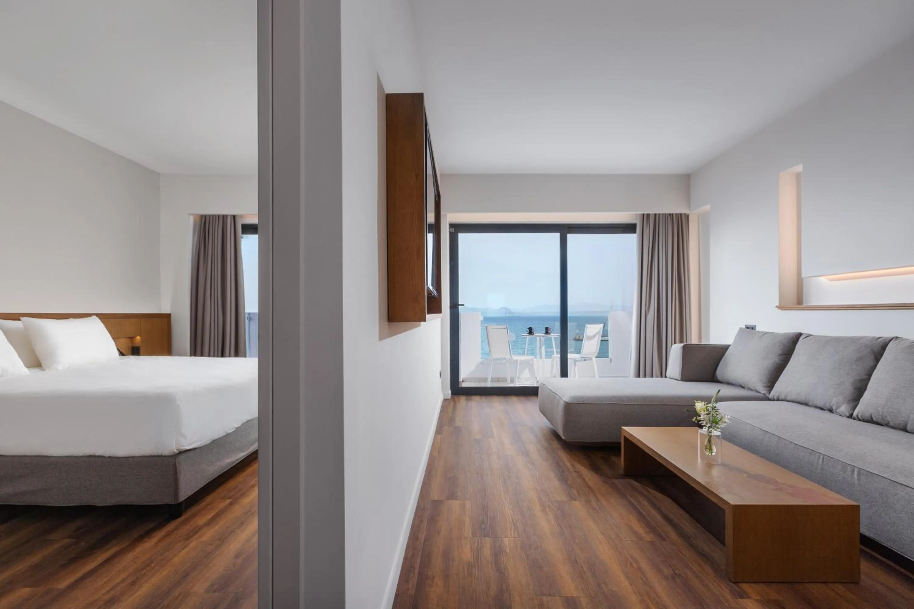 Seating area, Bed in Kos Divine Hotel & Suites