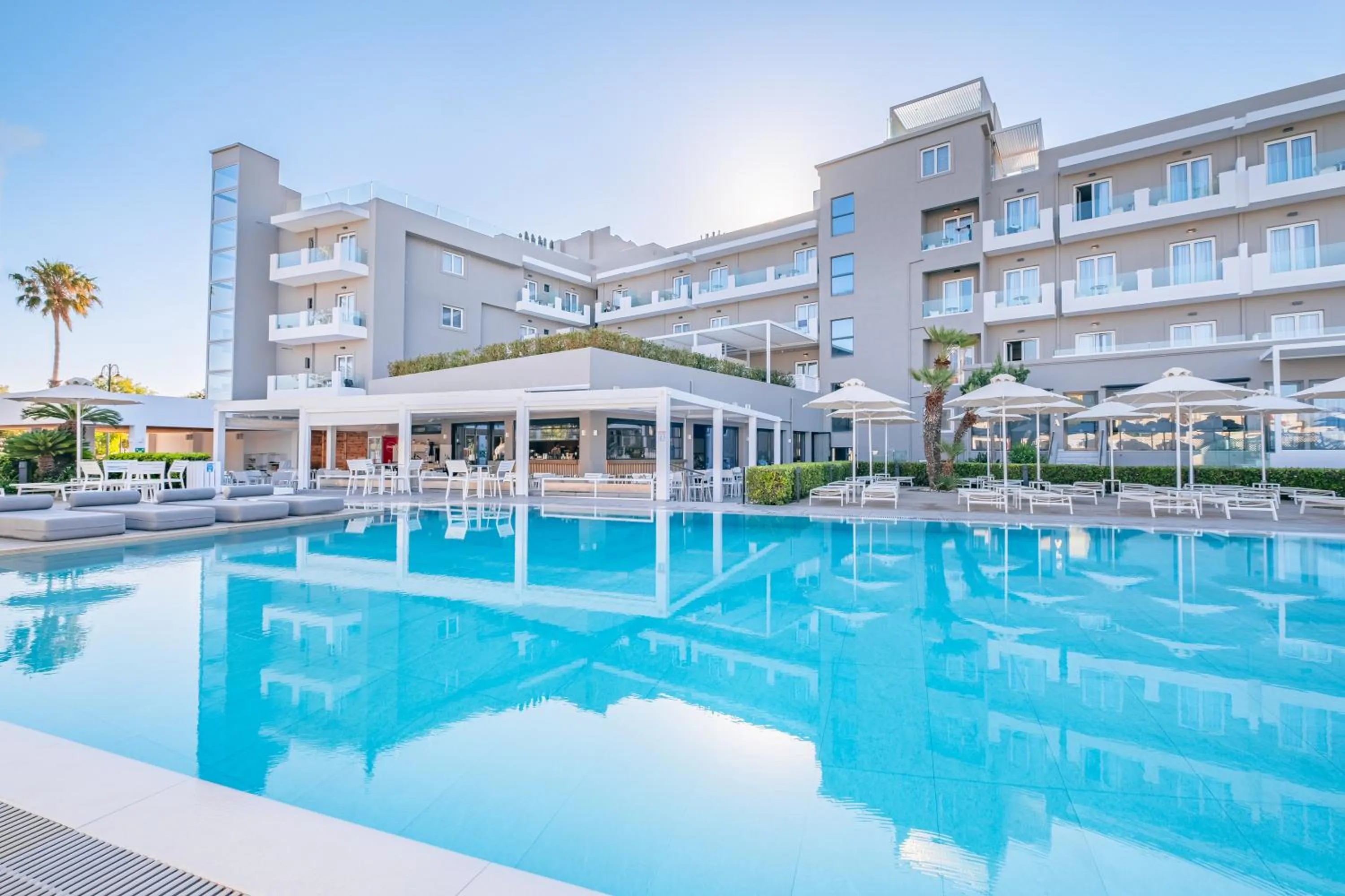 Swimming pool in Kos Divine Hotel & Suites