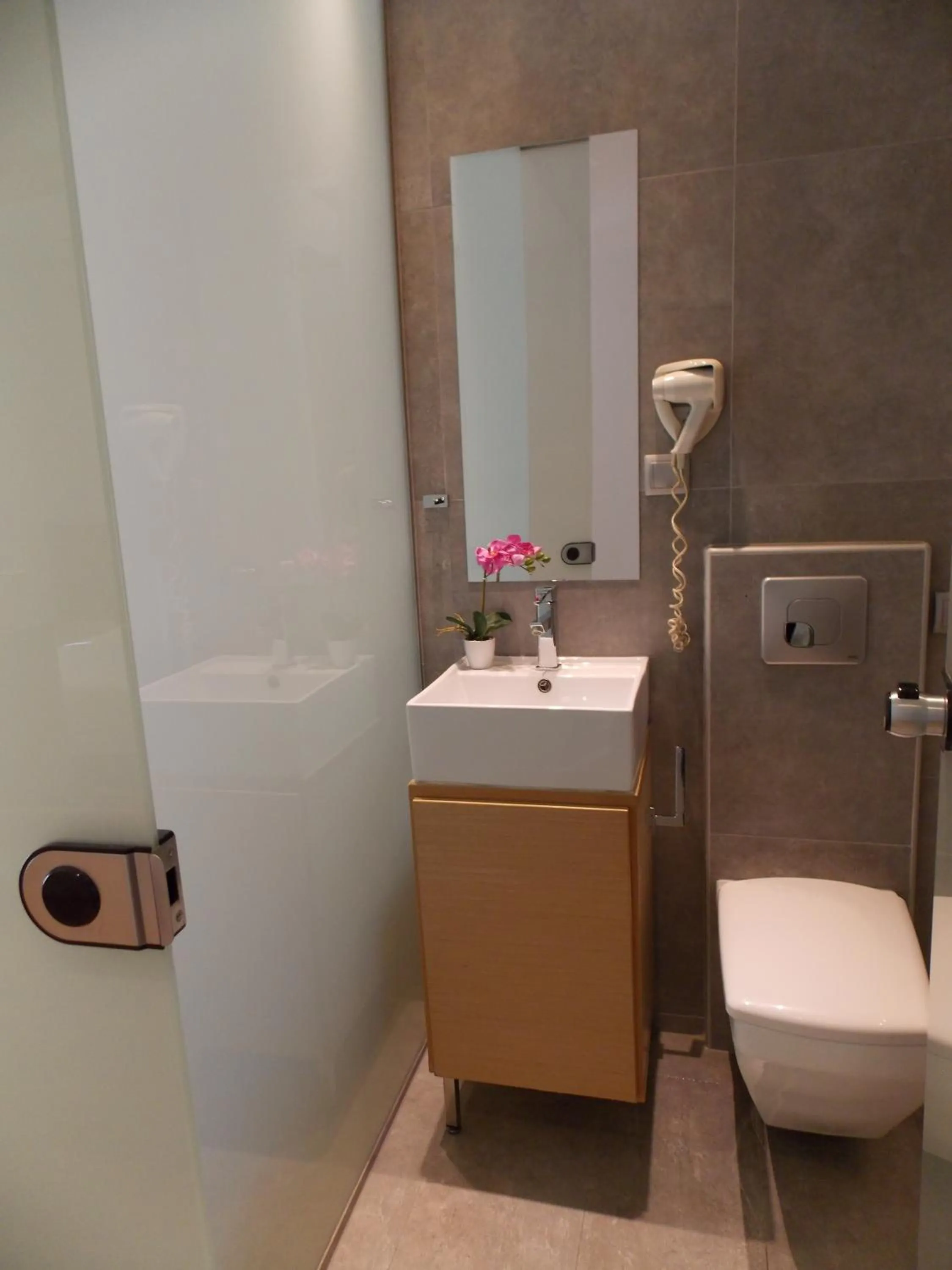 Bathroom in Hotel Alexandros