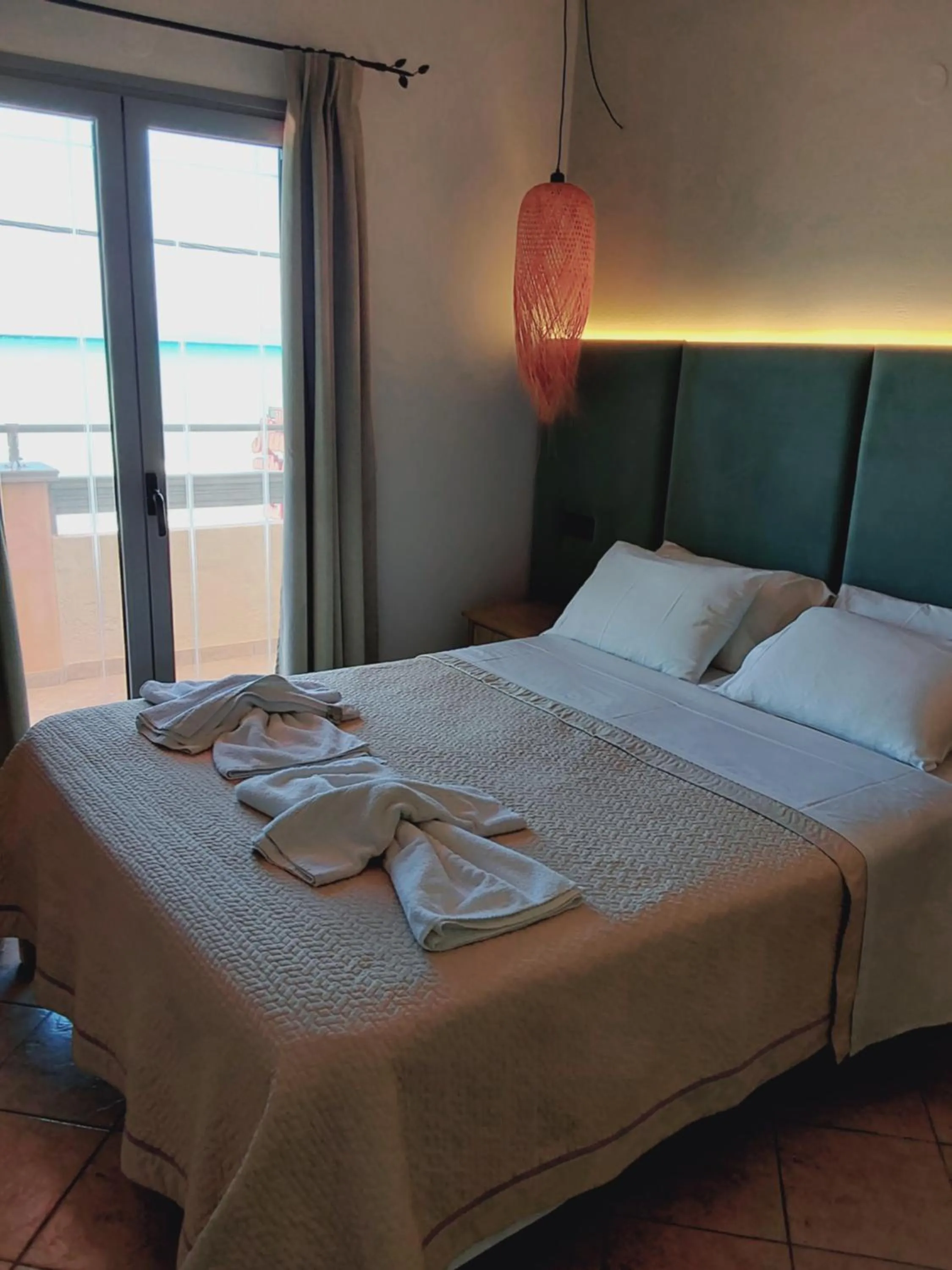 Property building, Bed in Ninos On The Beach Hotel