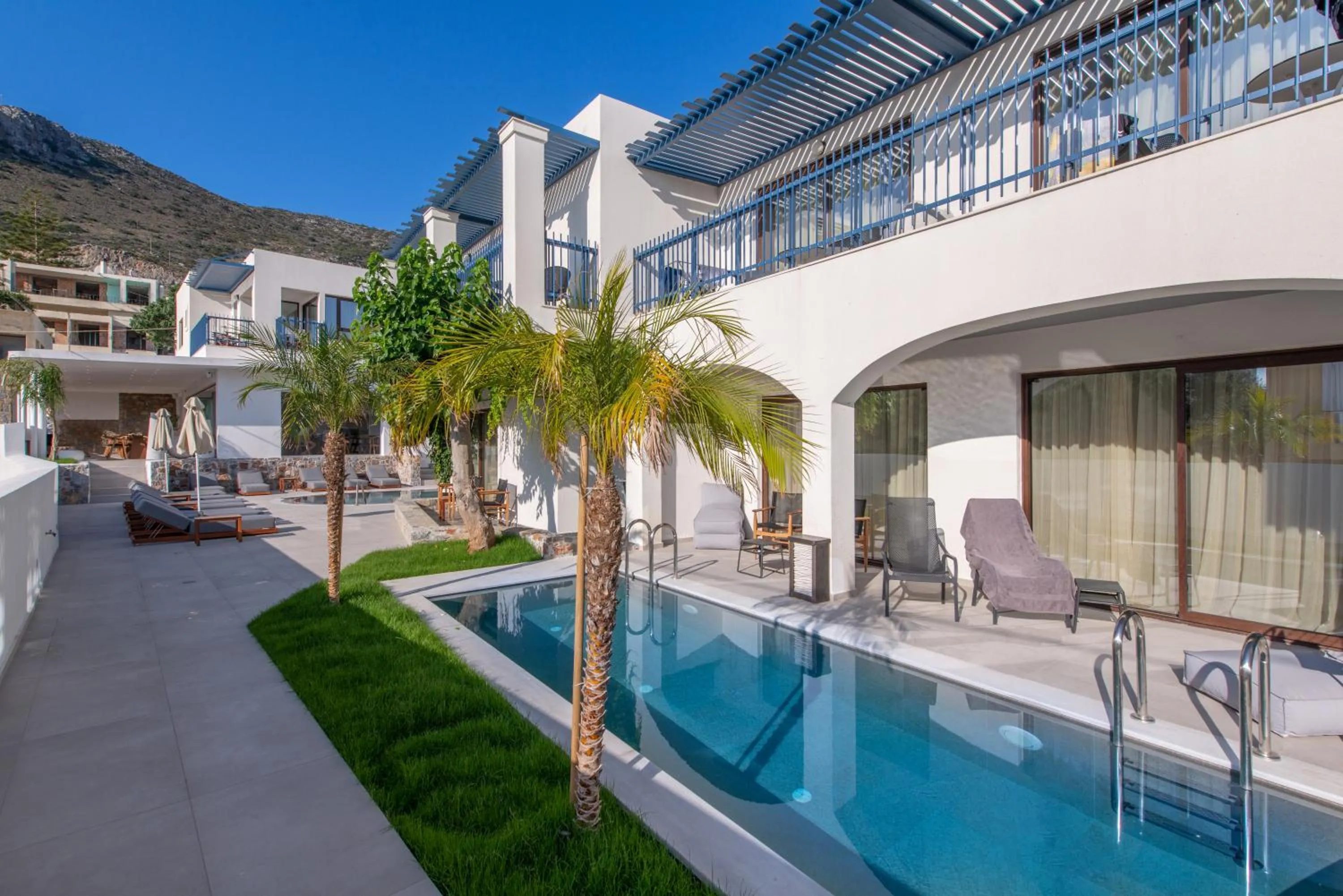 Property building, Swimming Pool in Bita Hubs