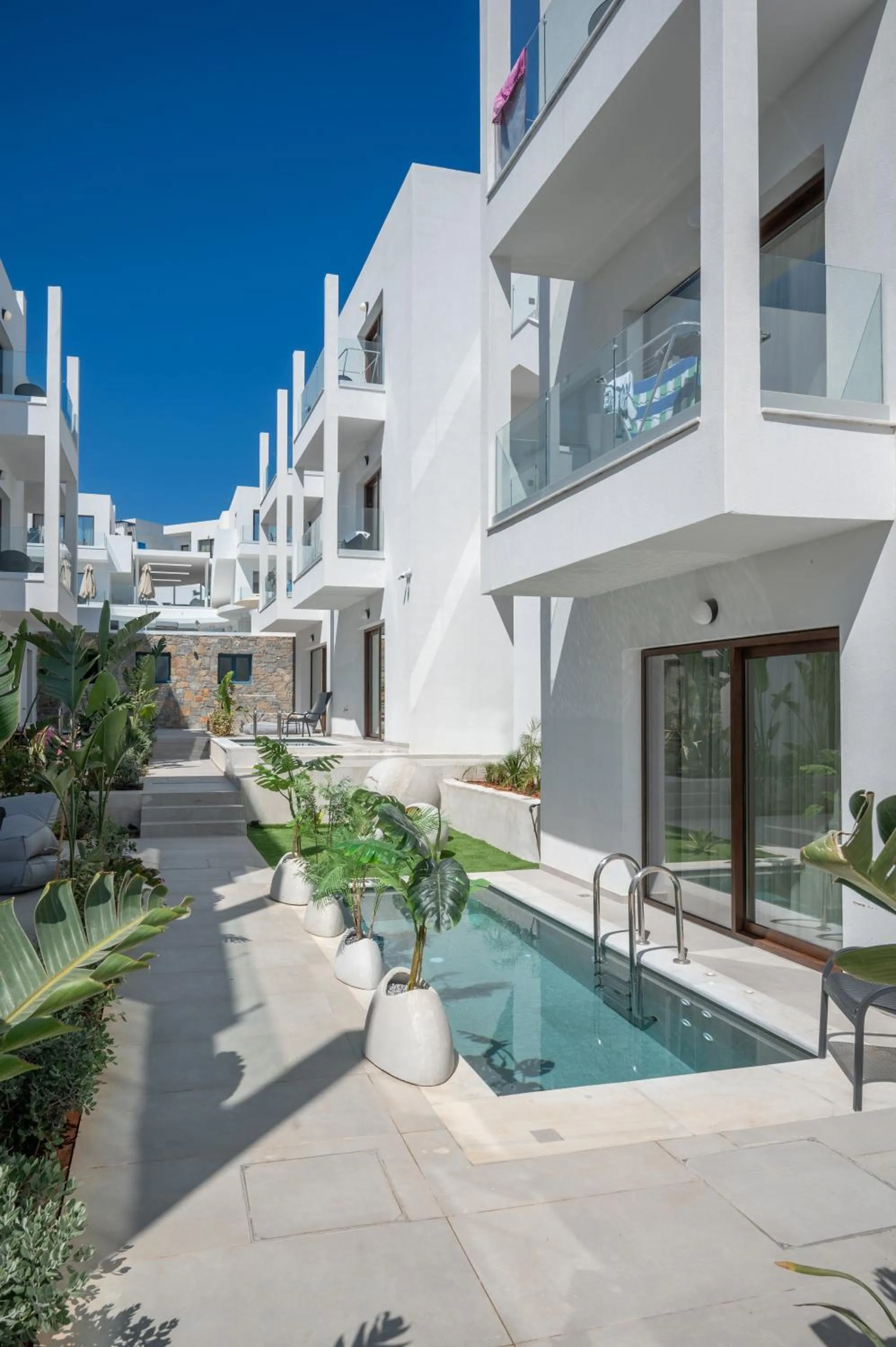 Property building, Swimming Pool in Bita Hubs