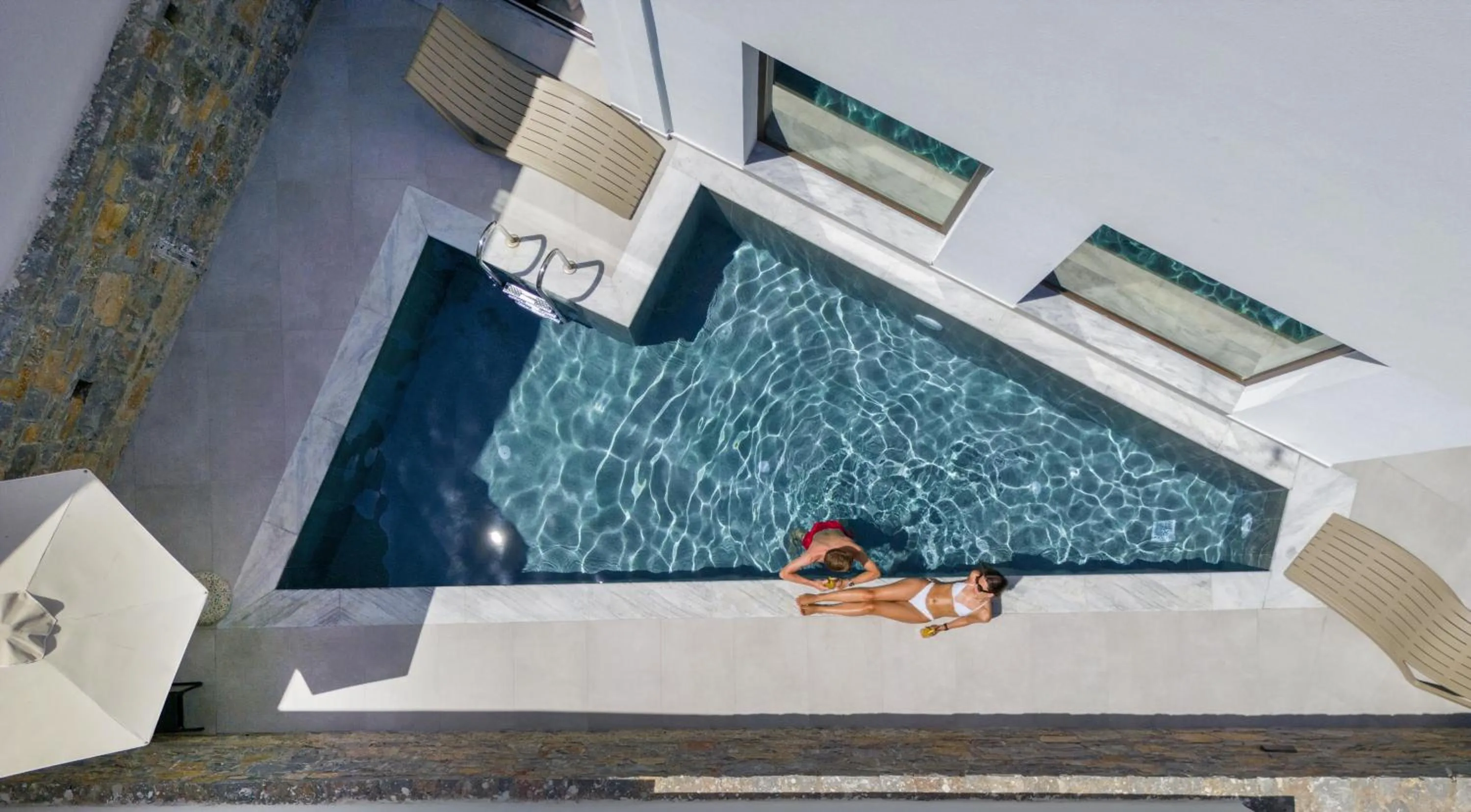 People, Pool View in Bita Hubs