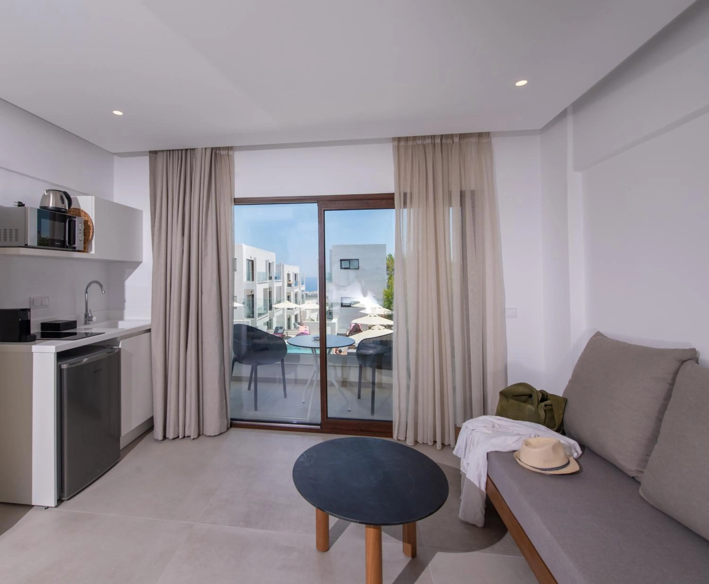 Coffee/tea facilities, Seating Area in Bita Hubs