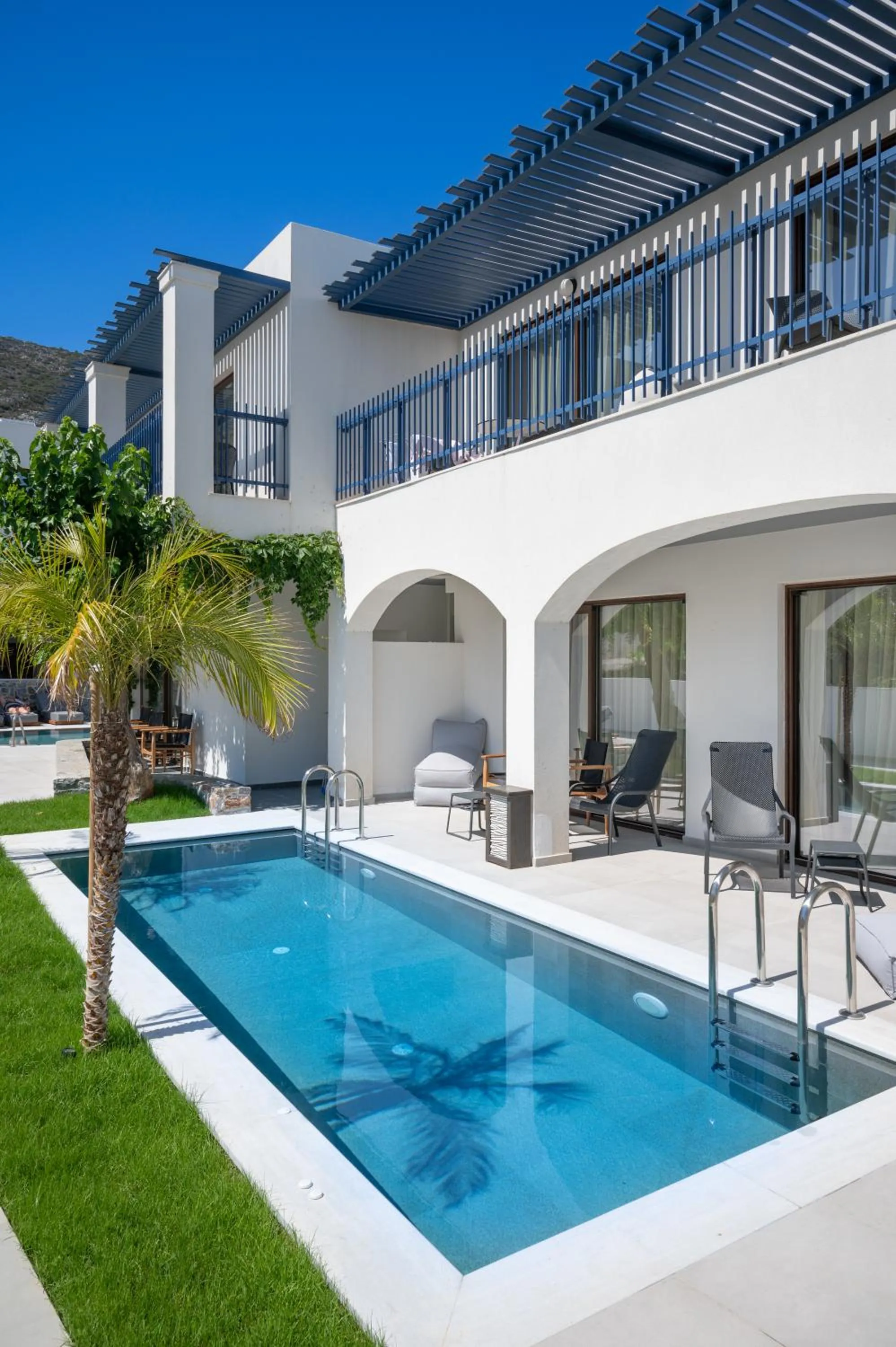 Property building, Swimming Pool in Bita Hubs