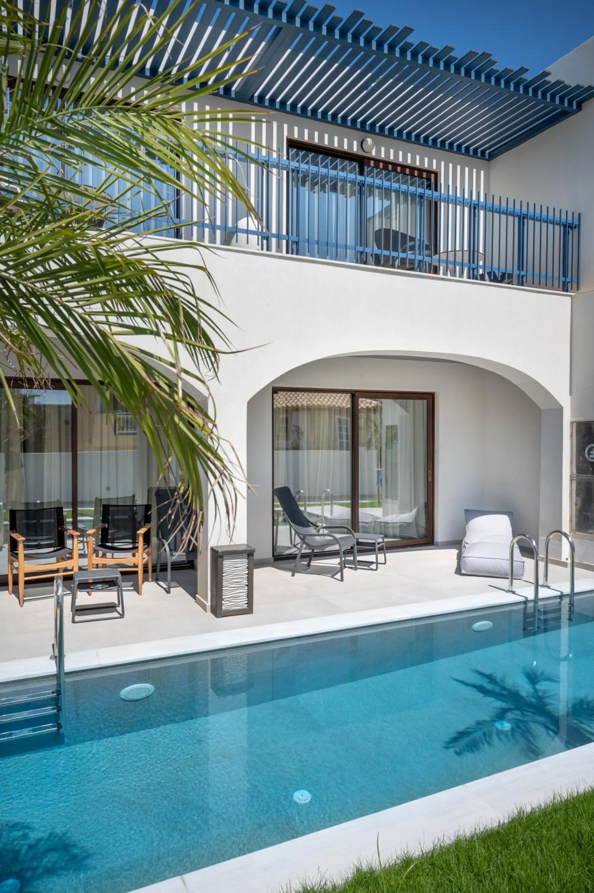 Property building, Swimming Pool in Bita Hubs