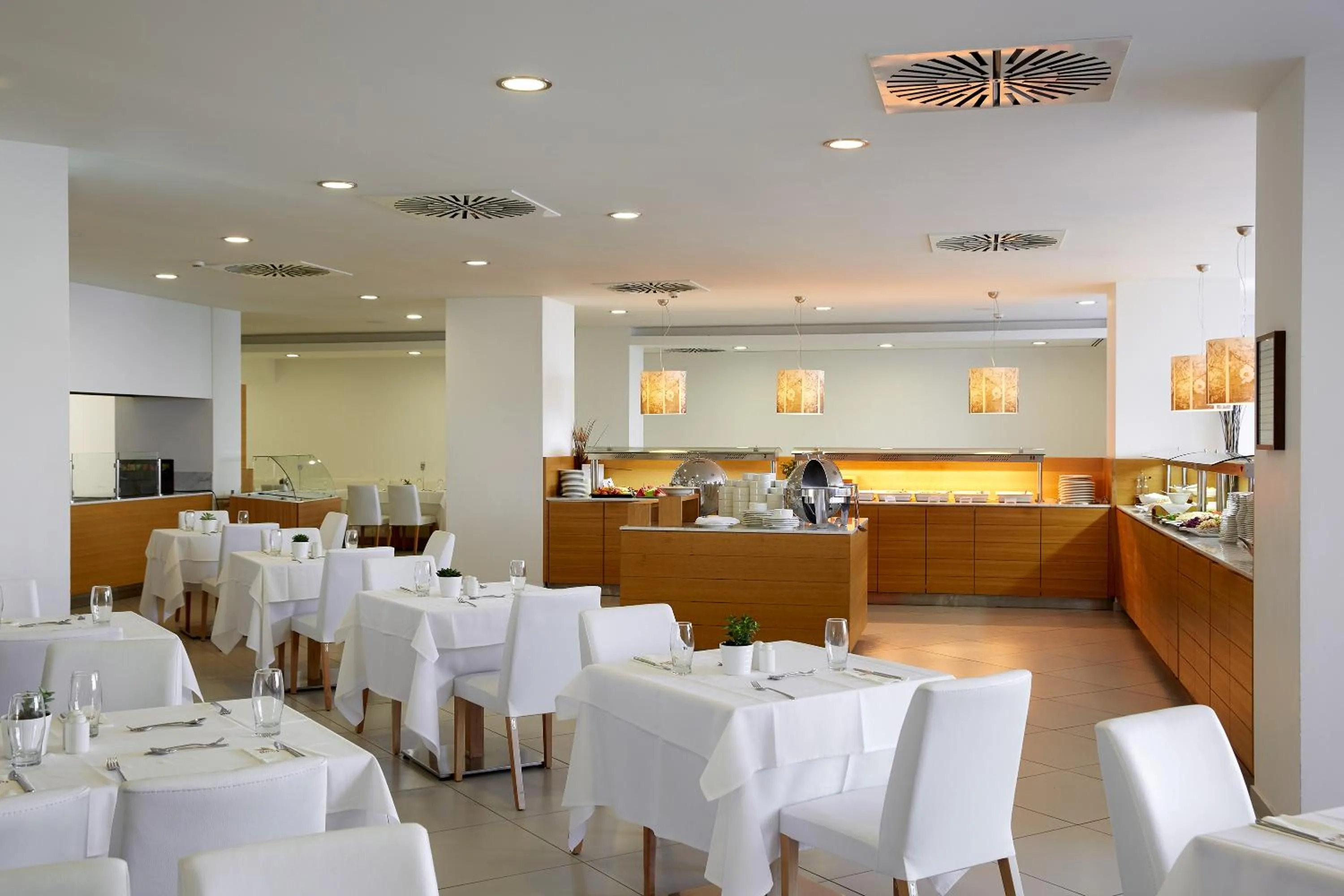 Buffet breakfast in Lucy Hotel