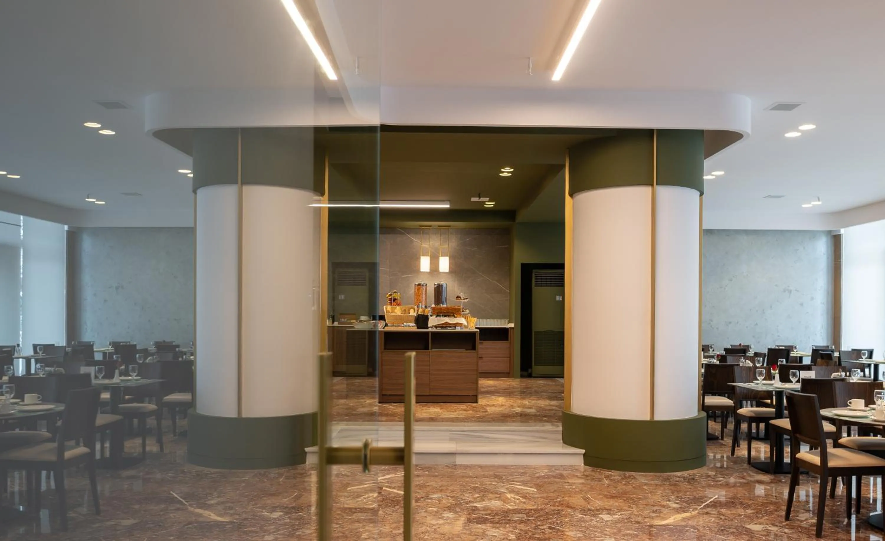 Restaurant/places to eat in Nestos Hotel