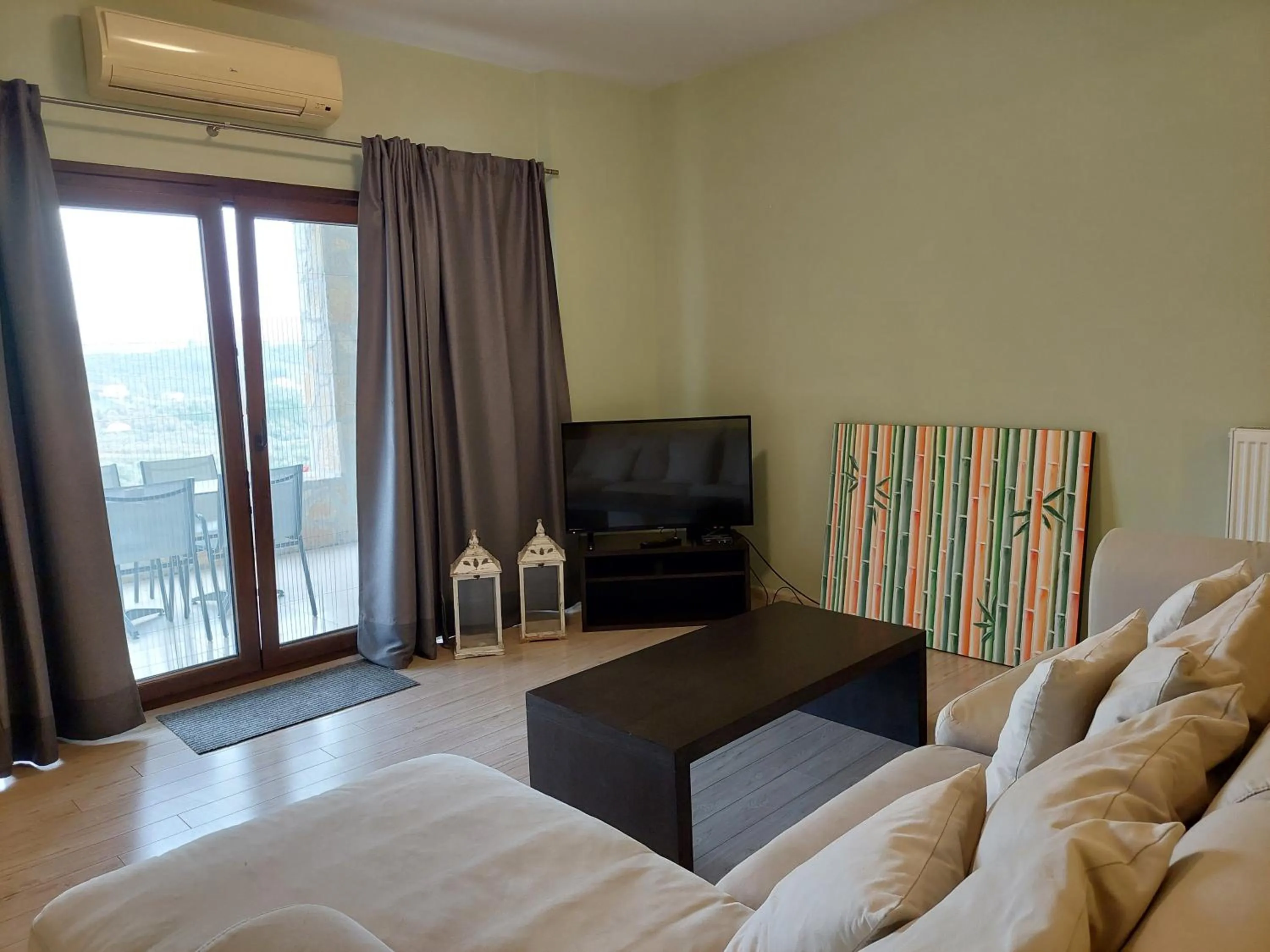 TV and multimedia in Perivoli Country Hotel & Retreat