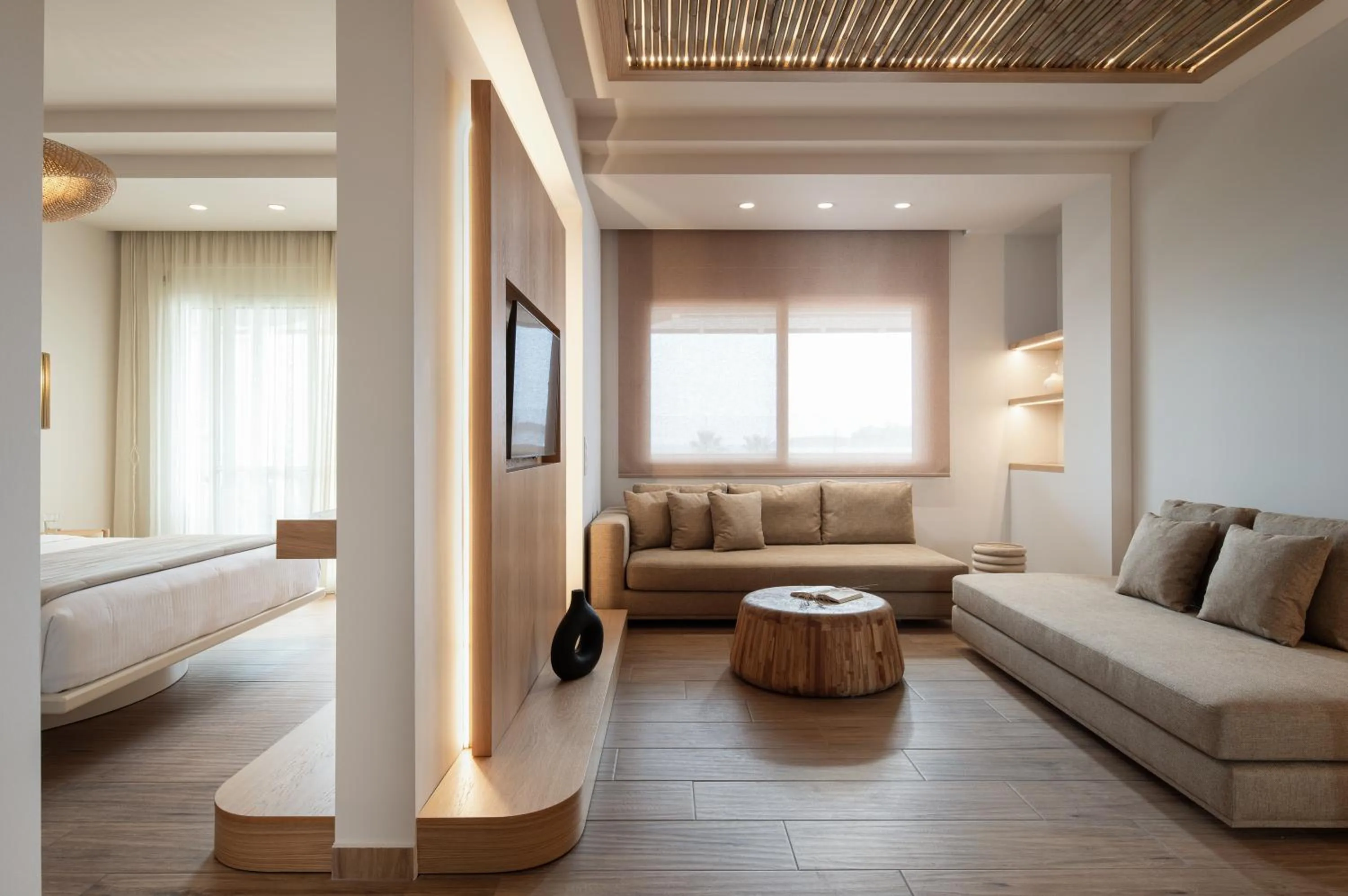 Bed in Antigoni Seaside Resort