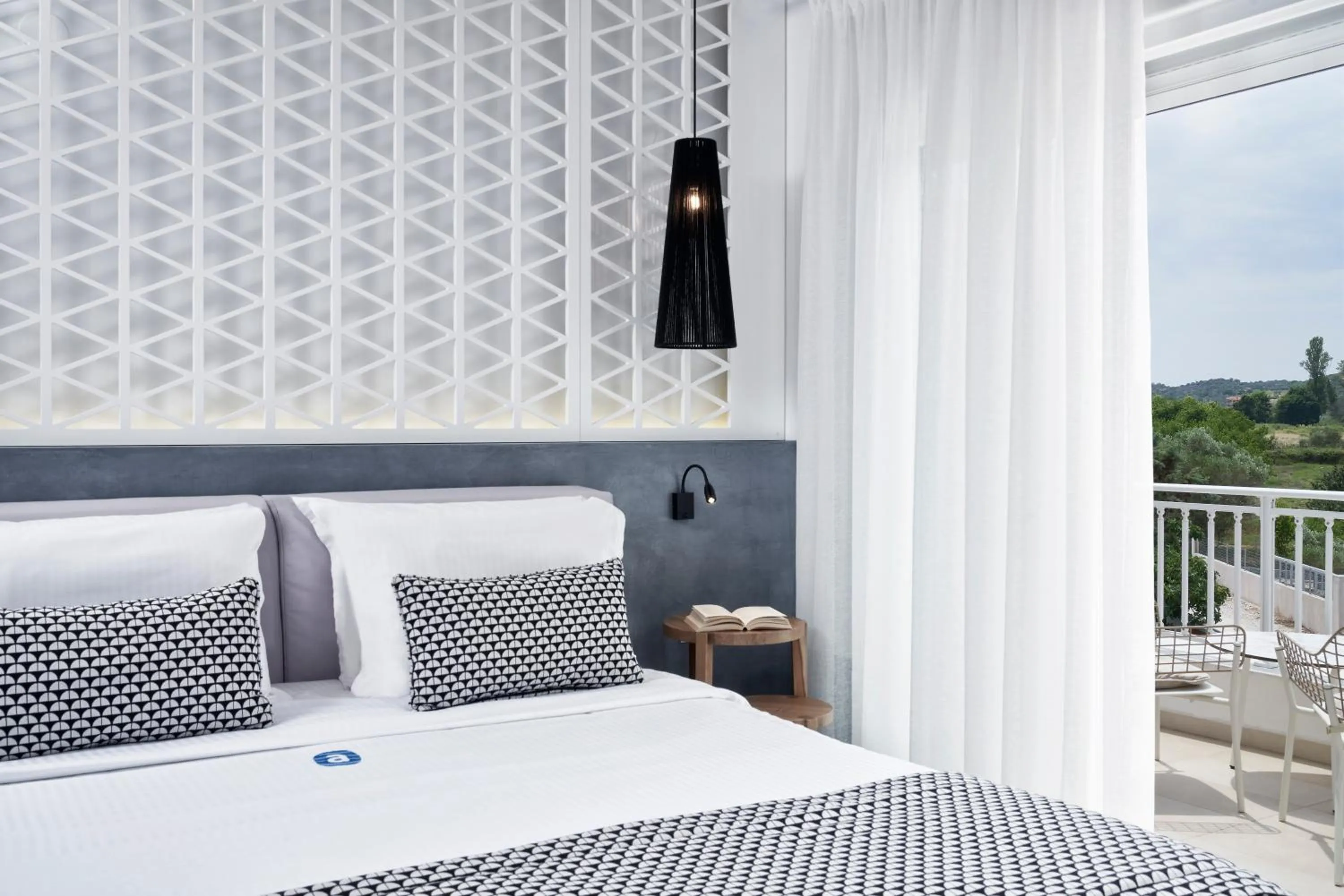 View (from property/room), Bed in Antigoni Seaside Resort