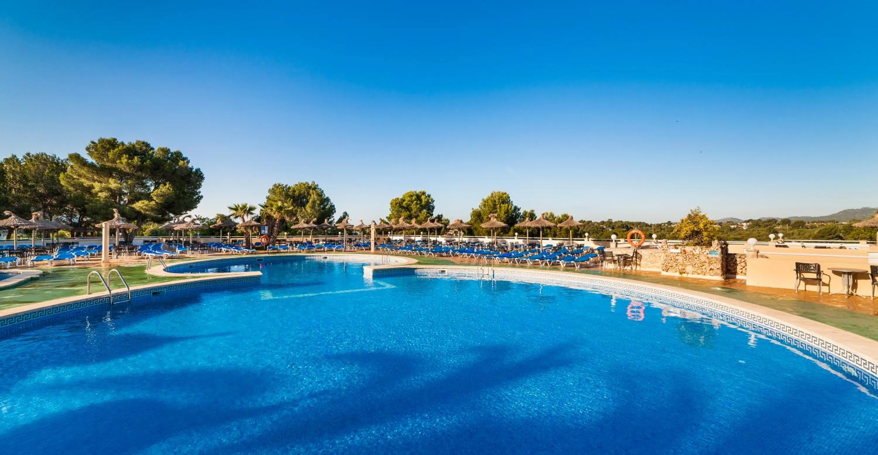 Swimming pool in Globales Samoa