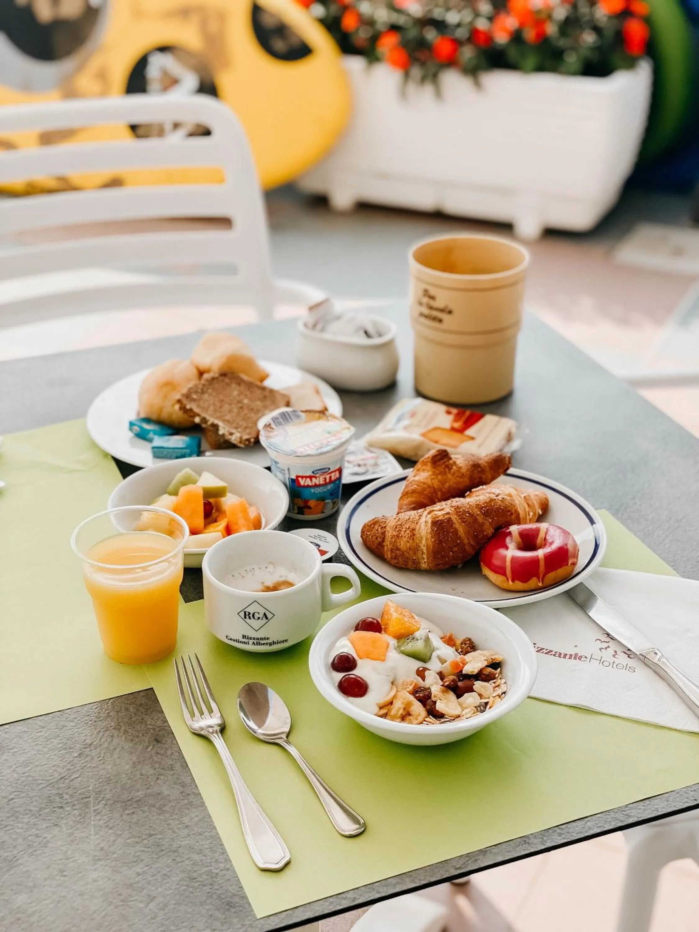 Food and drinks in Hotel Marina