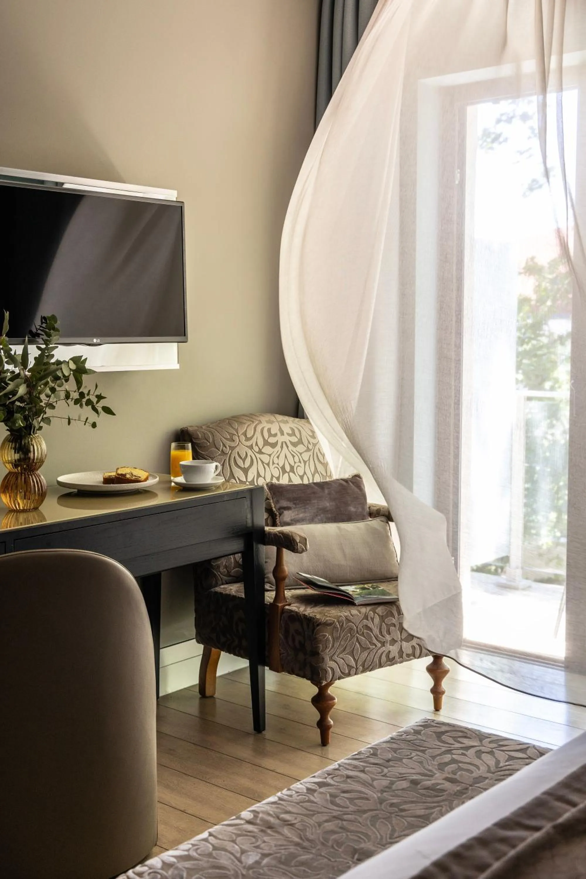 Photo of the whole room in The Y Hotel