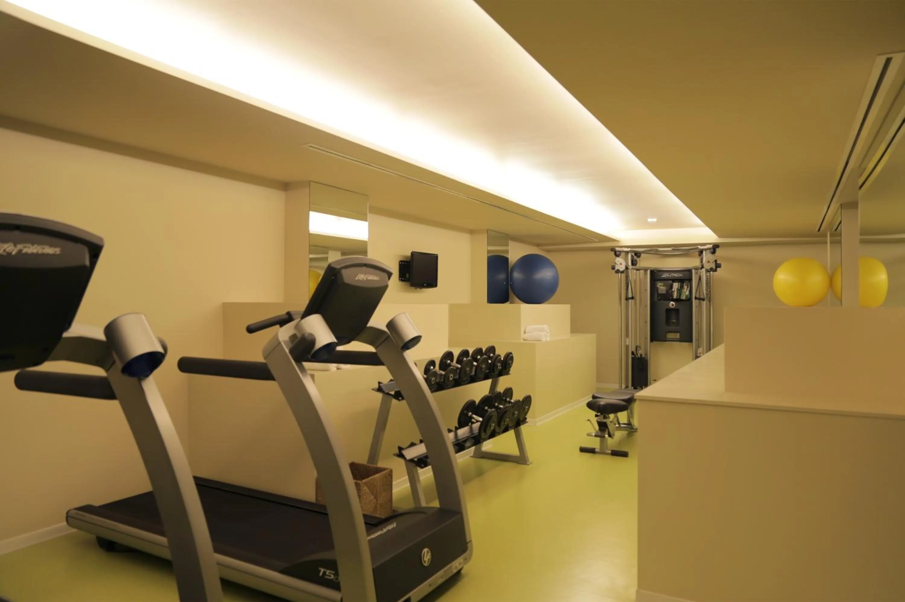 Fitness centre/facilities in The Y Hotel