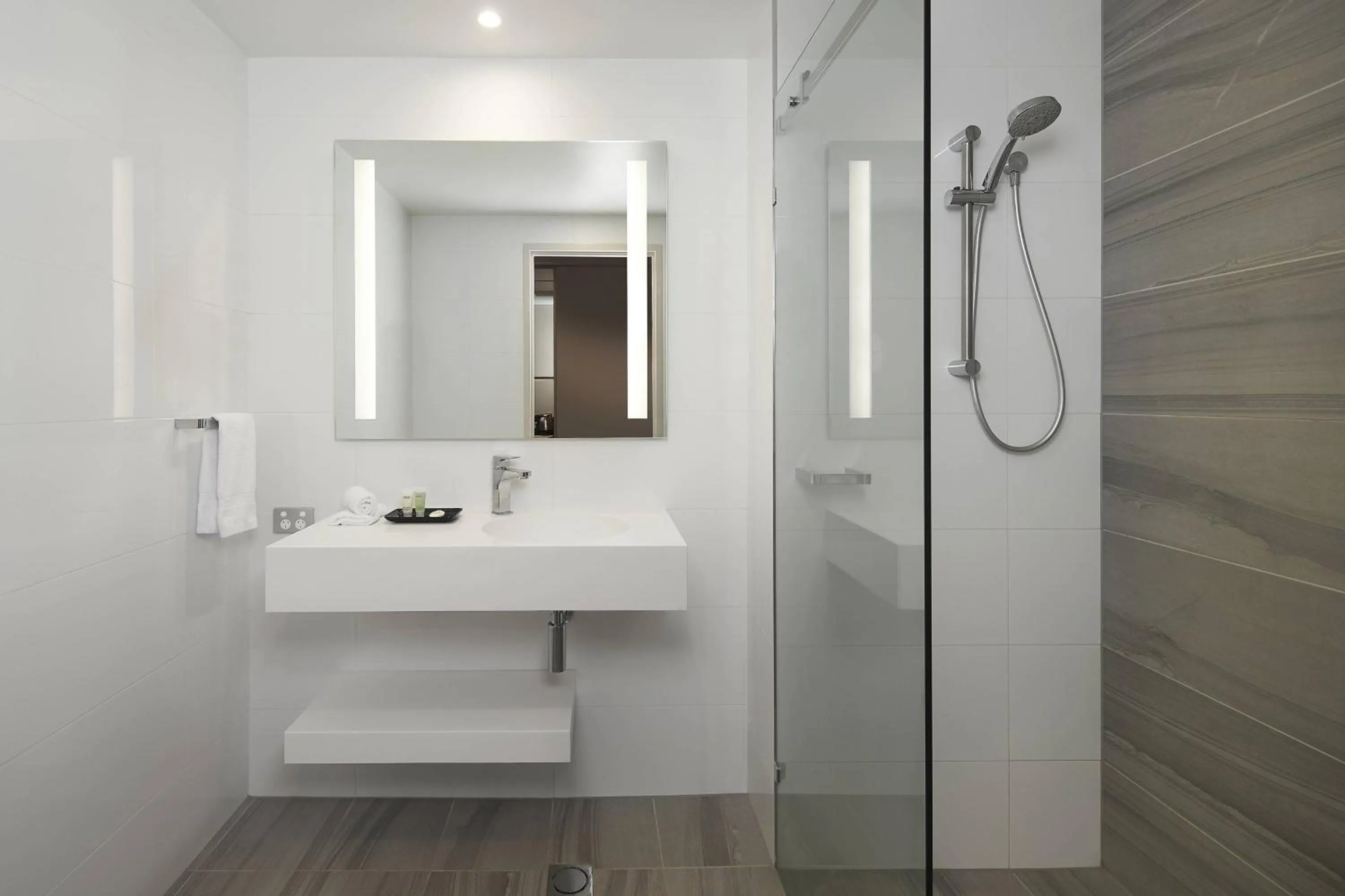 Bathroom in Courtyard by Marriott Brisbane South Bank