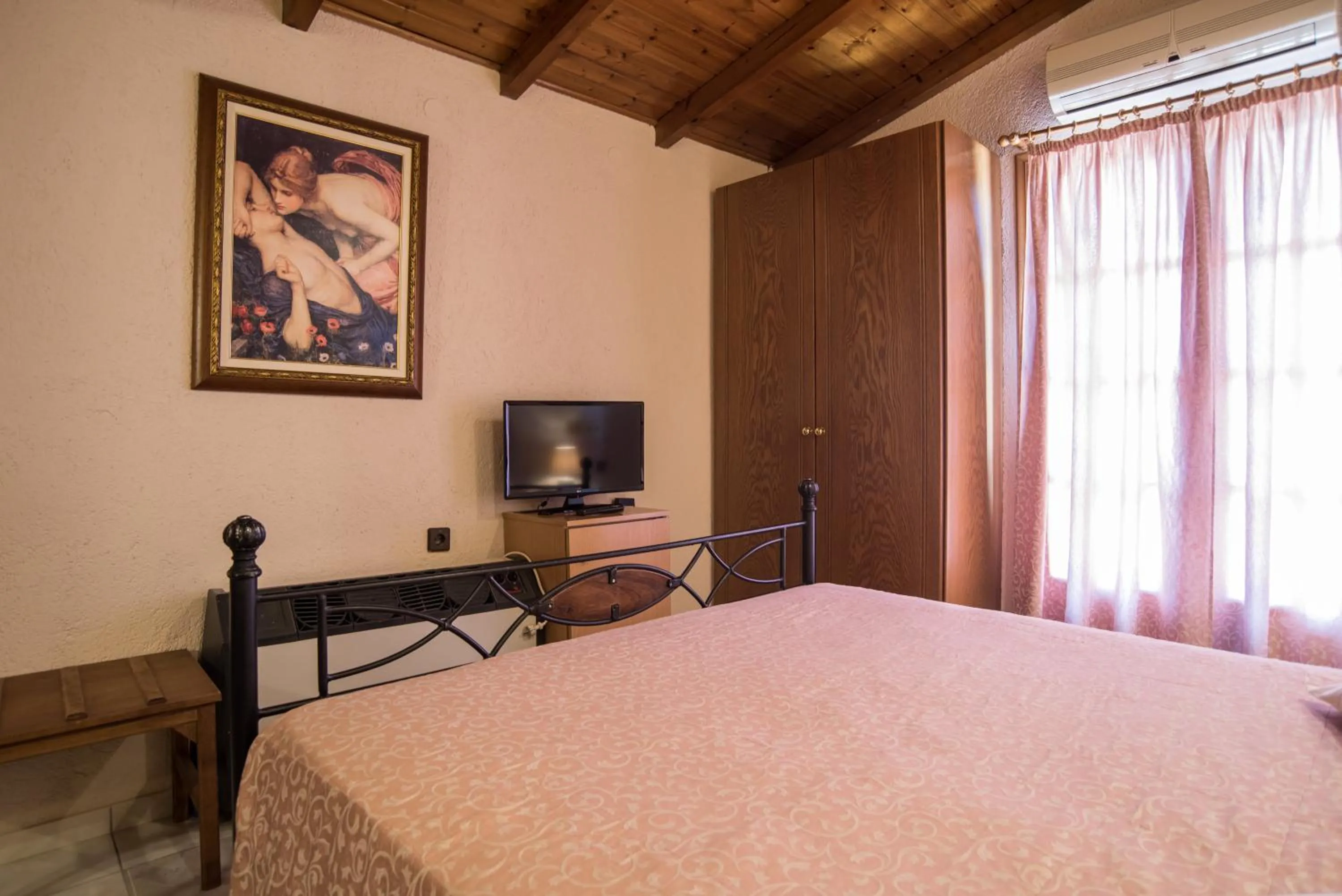 Bed in Olympic Hotel