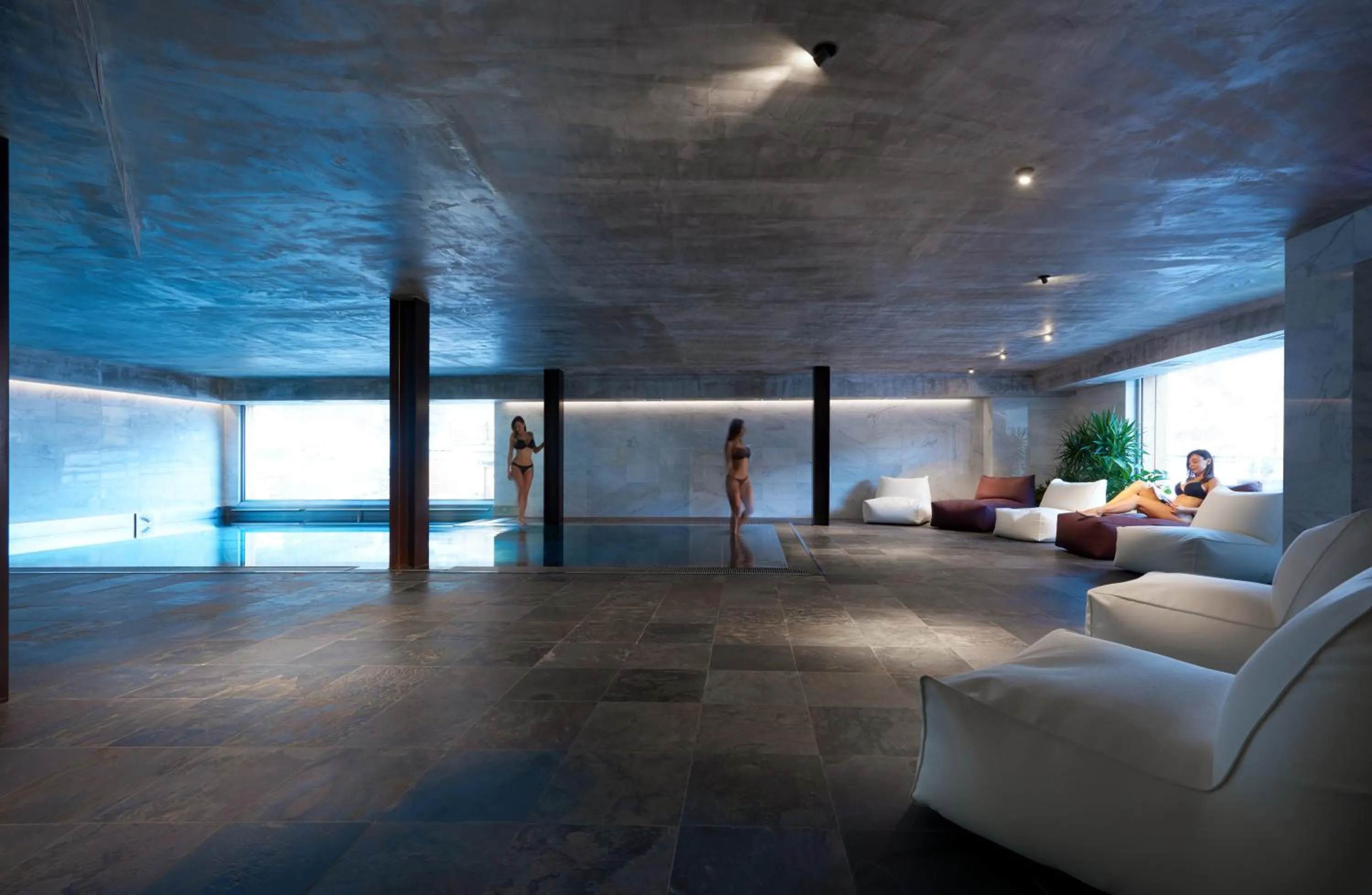 Swimming pool in Aux Pieds du Roi - Suite & Spa