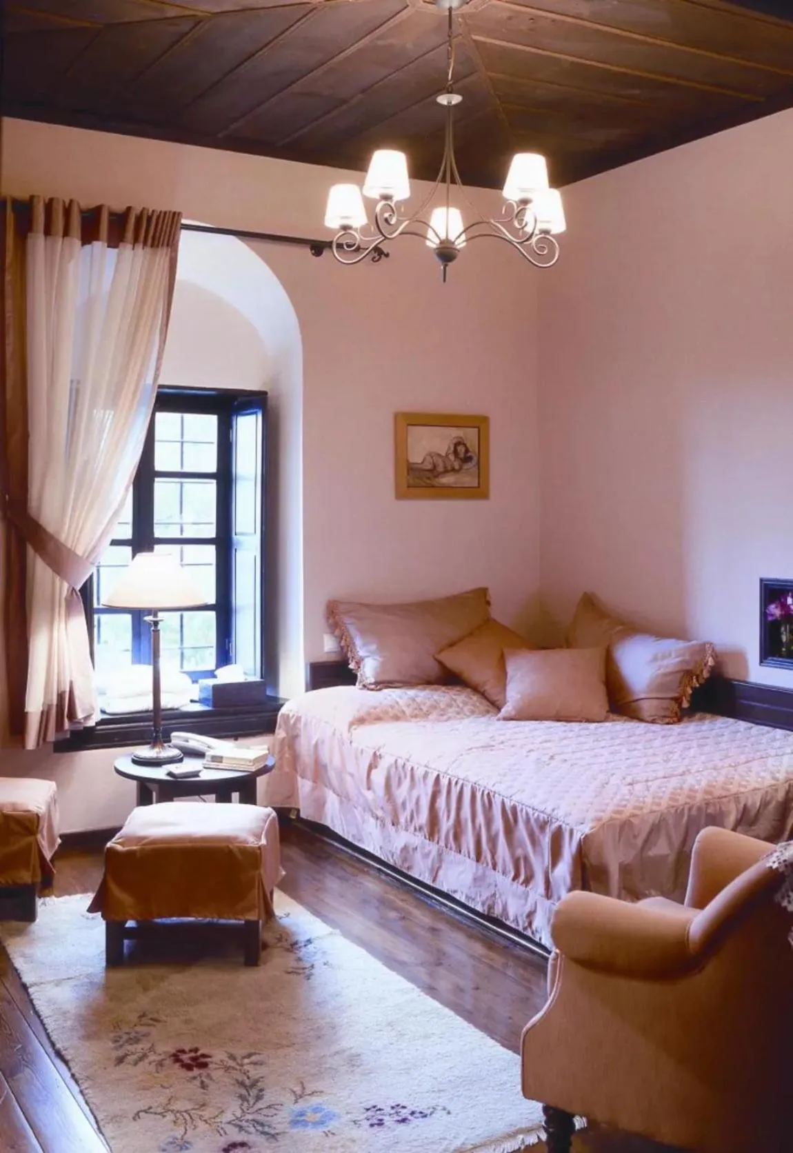 Bedroom, Bed in Santikos Mansion, Santikos Collection