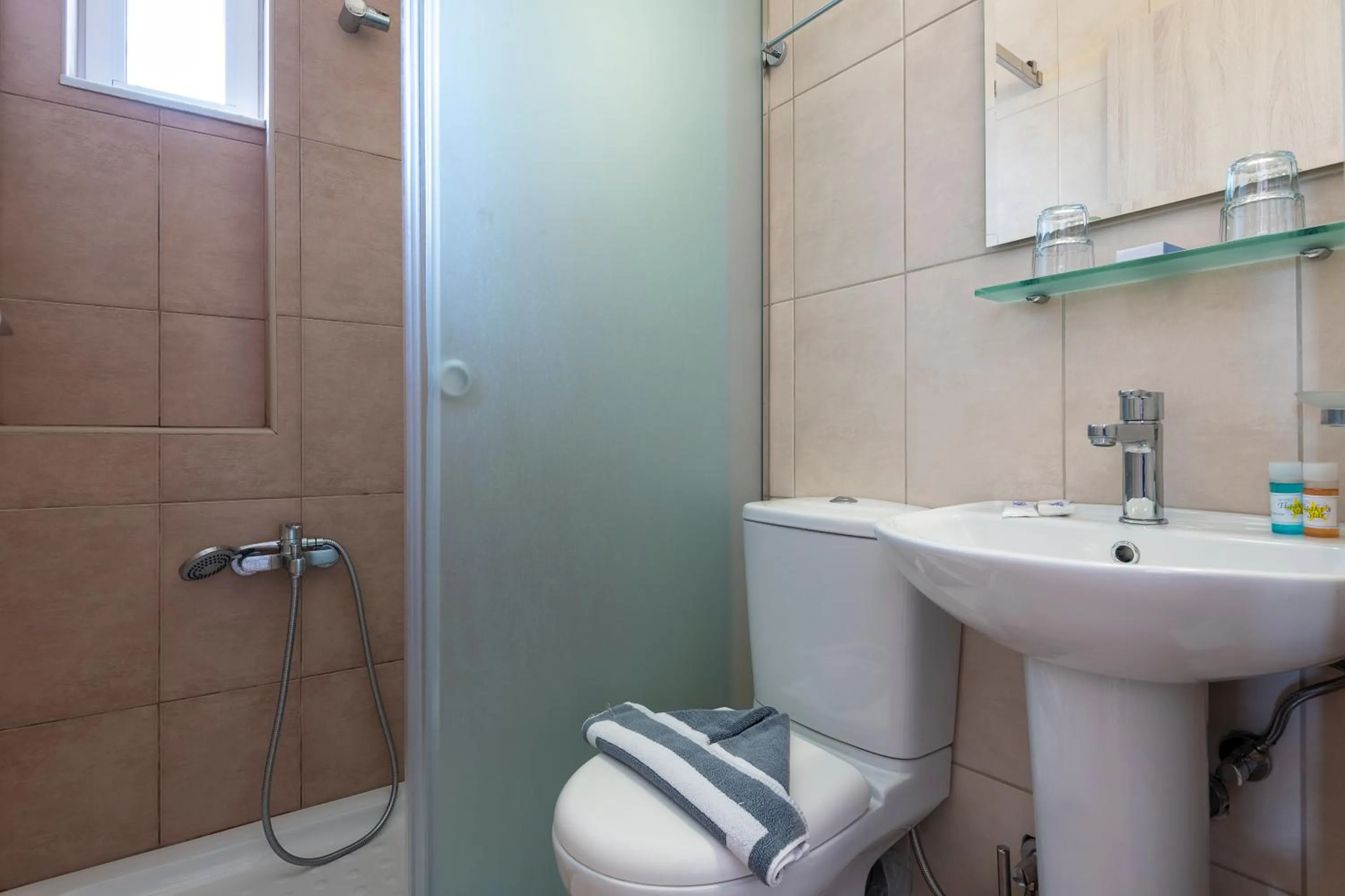 Shower in Hotel Tigaki's Star