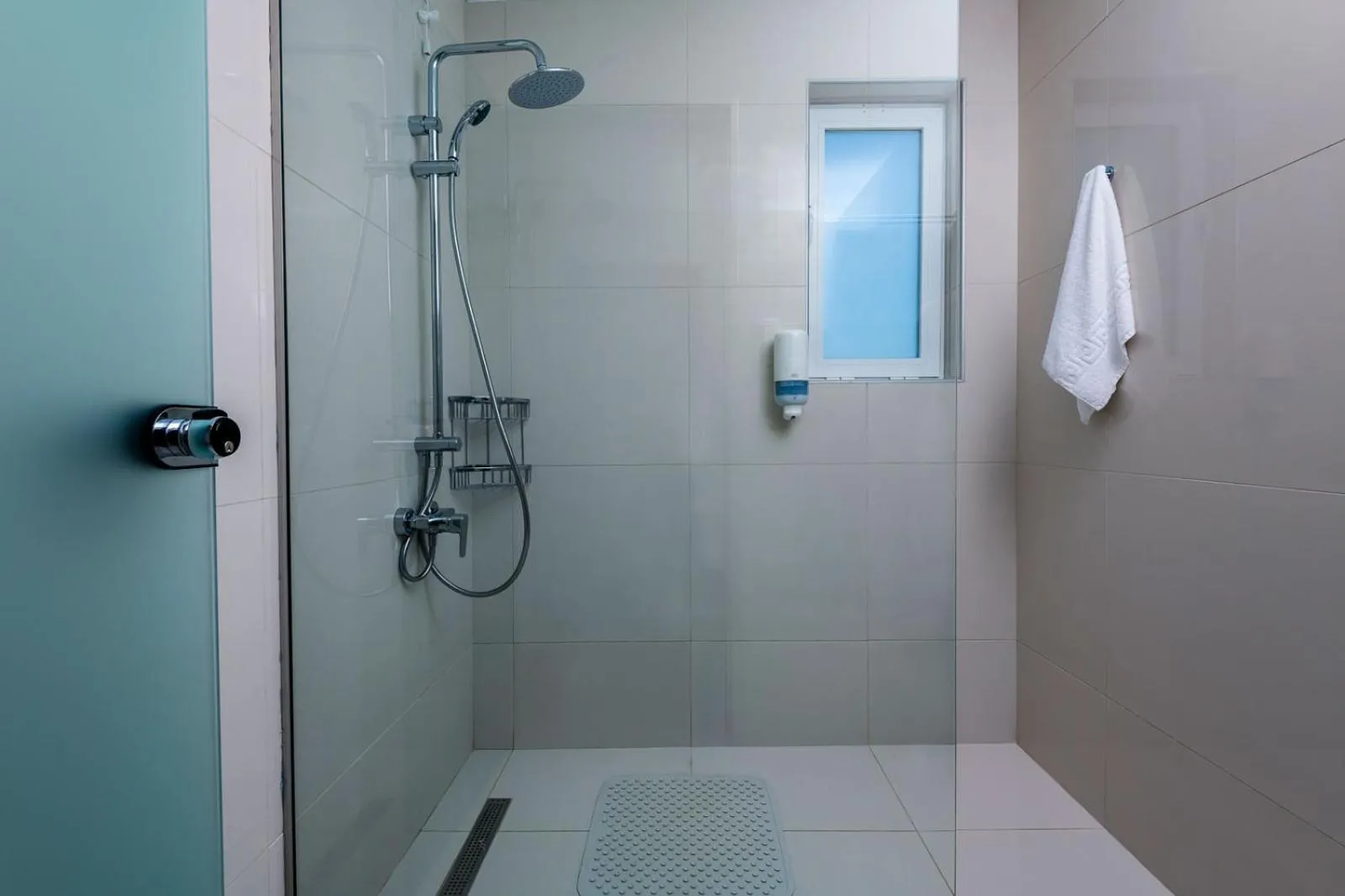 Shower in Gaia Palace