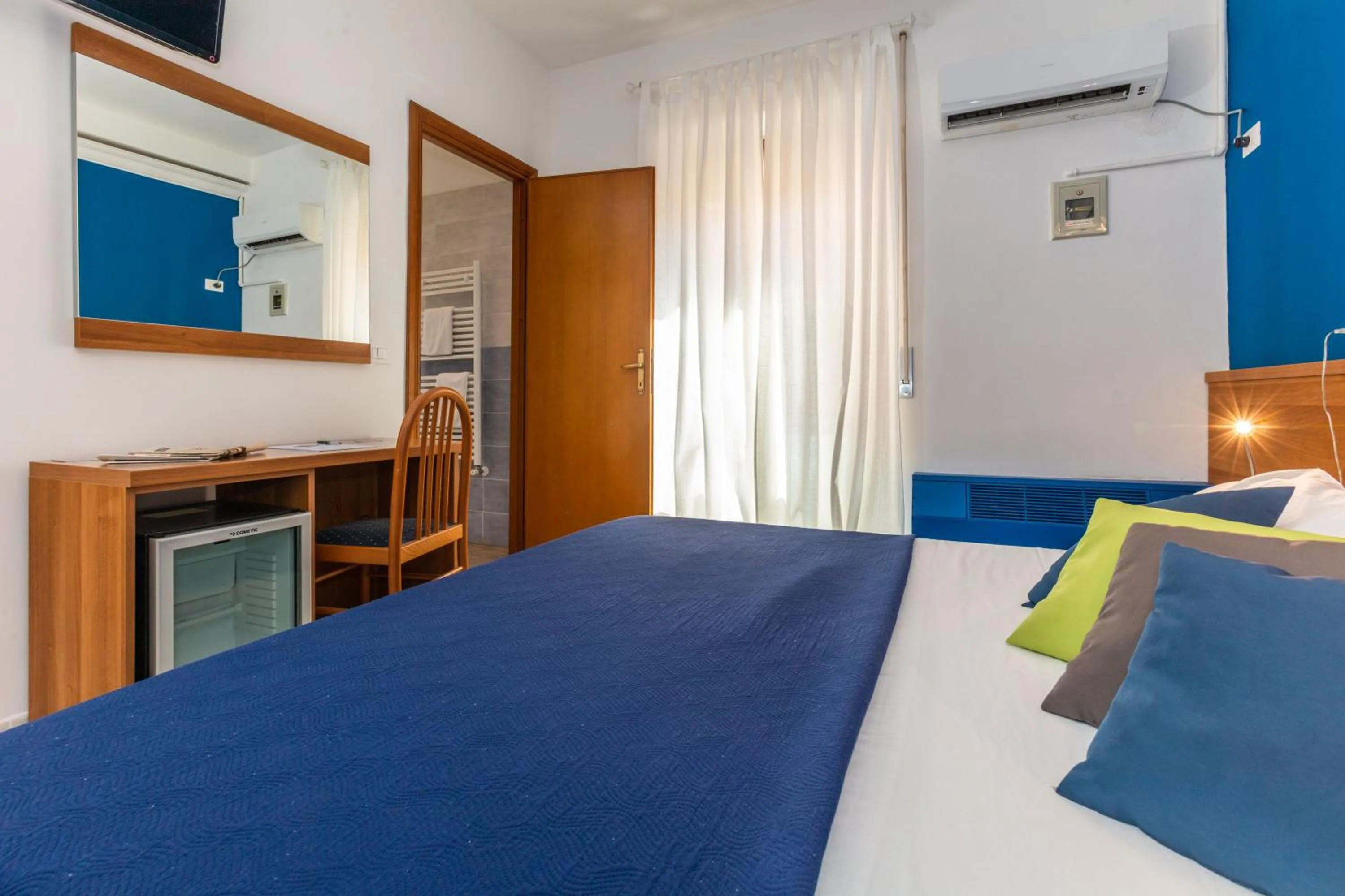 Photo of the whole room, Bed in Hotel Viterbo Inn