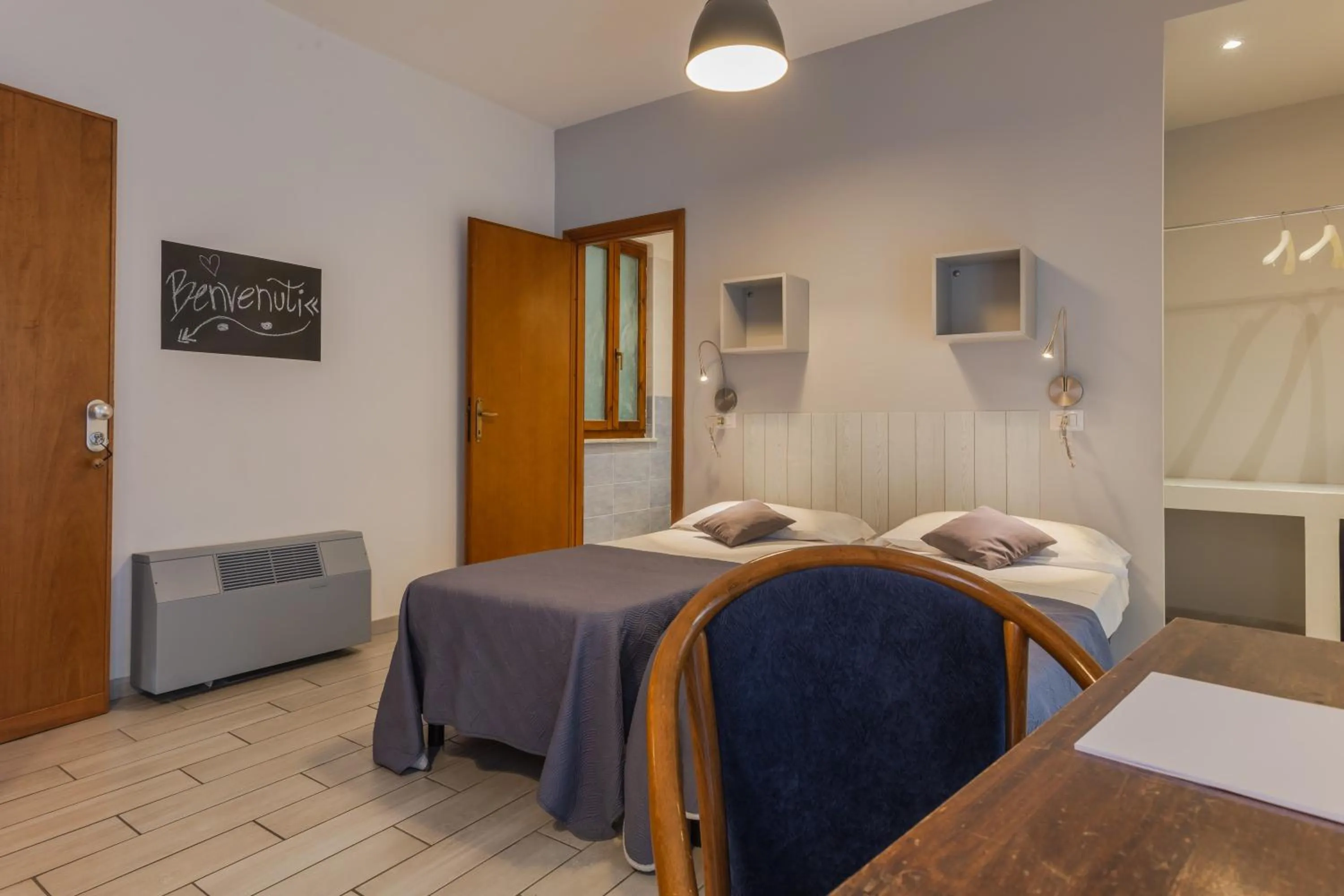 Photo of the whole room, Bed in Hotel Viterbo Inn