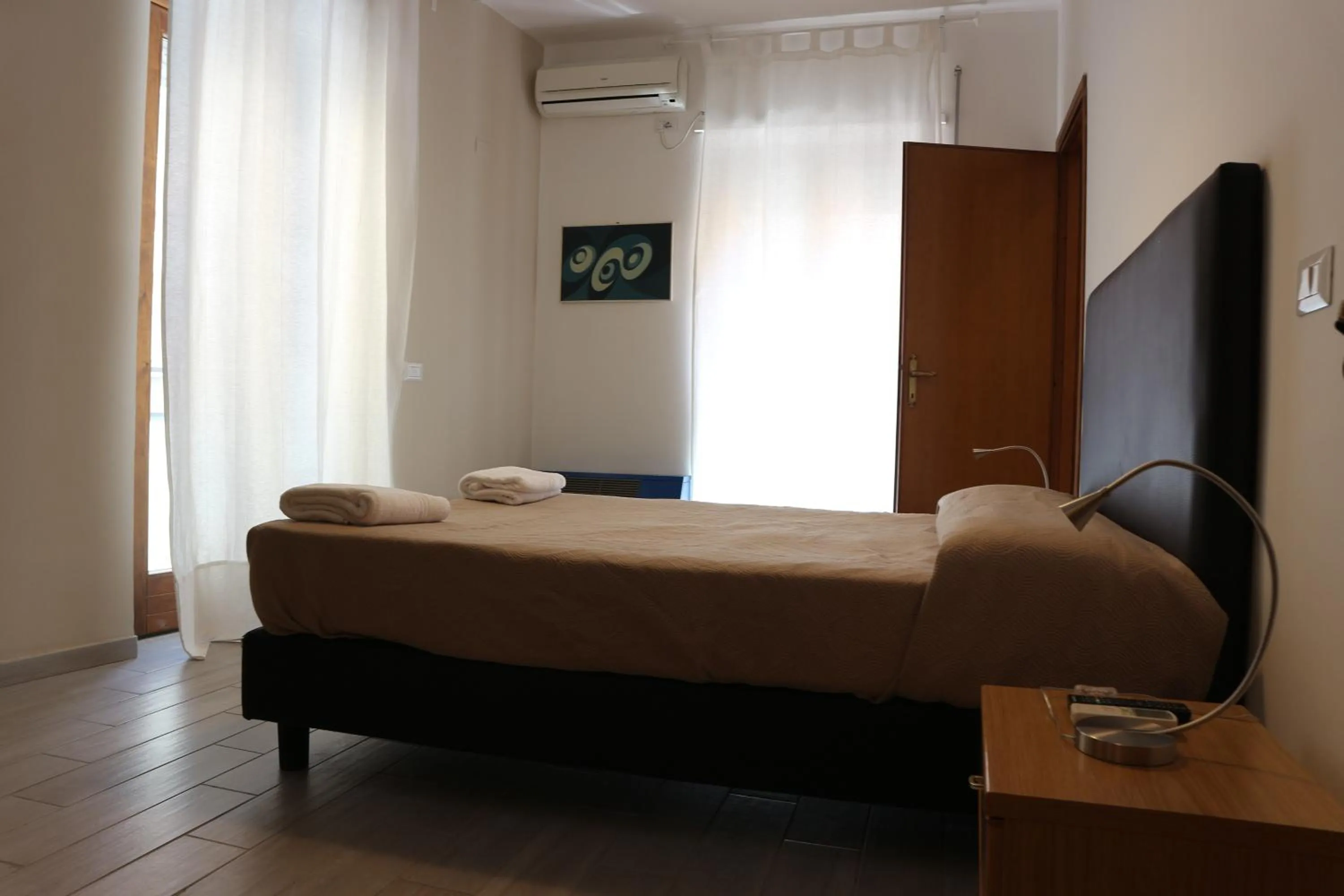 Photo of the whole room, Bed in Hotel Viterbo Inn