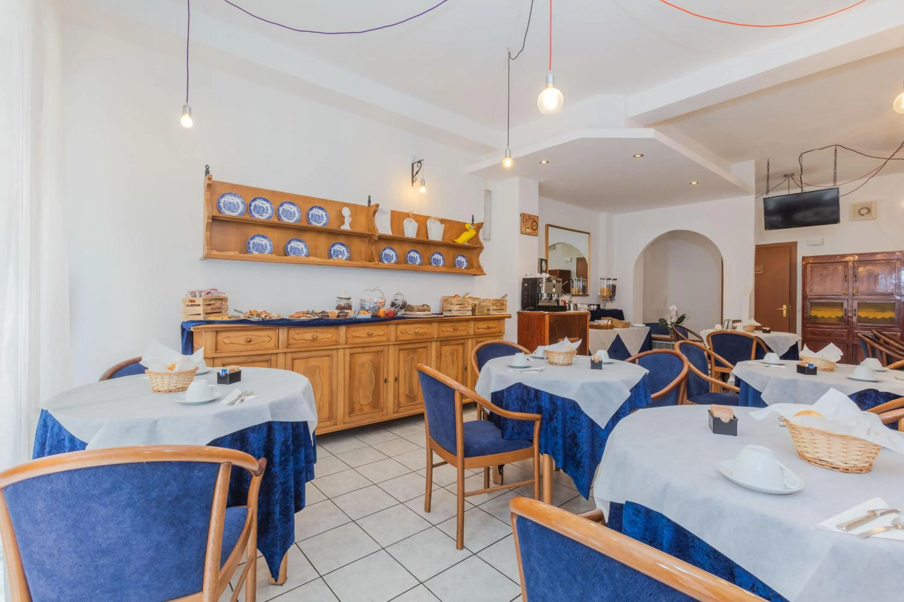 Continental breakfast in Hotel Viterbo Inn