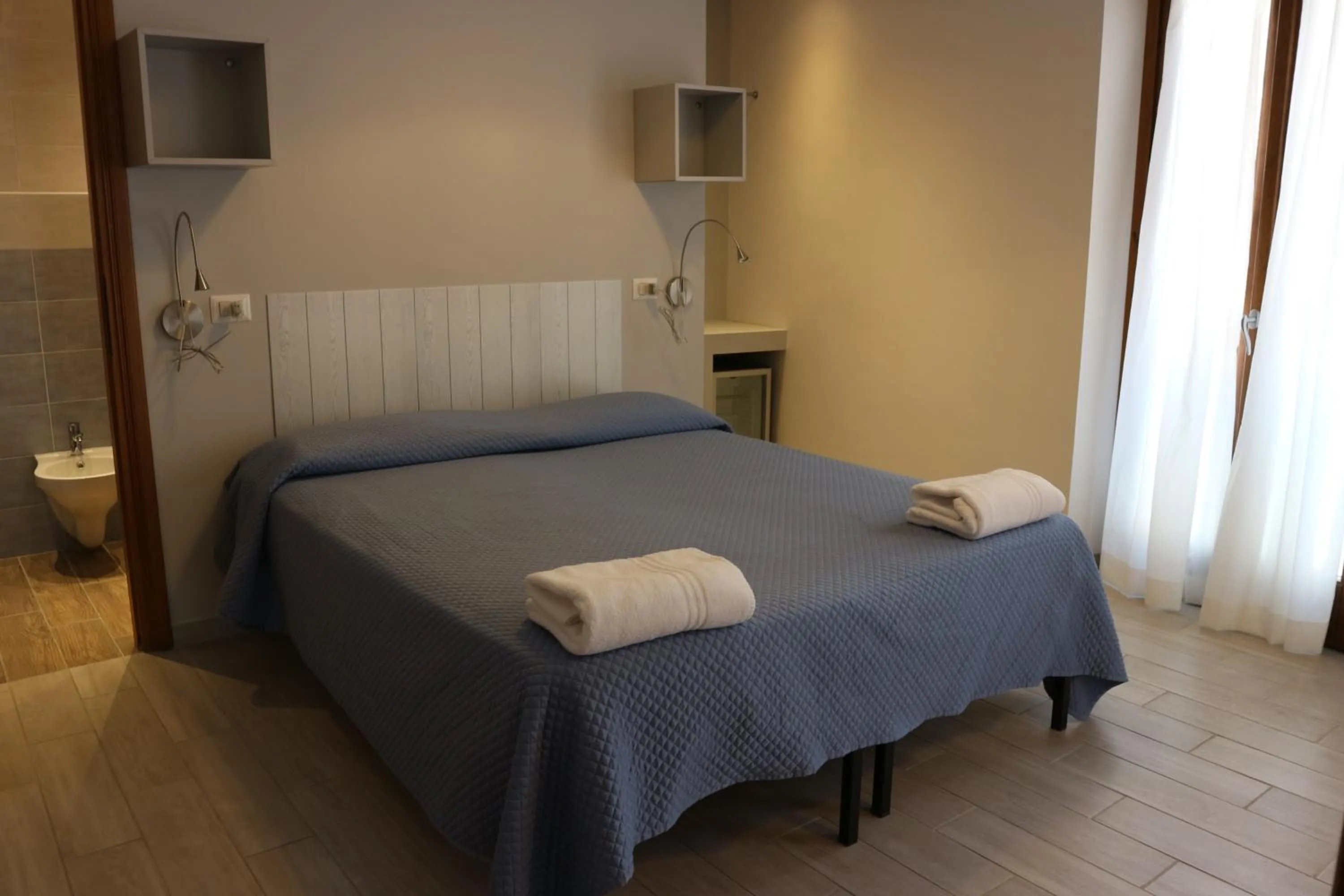 Bedroom, Bed in Hotel Viterbo Inn