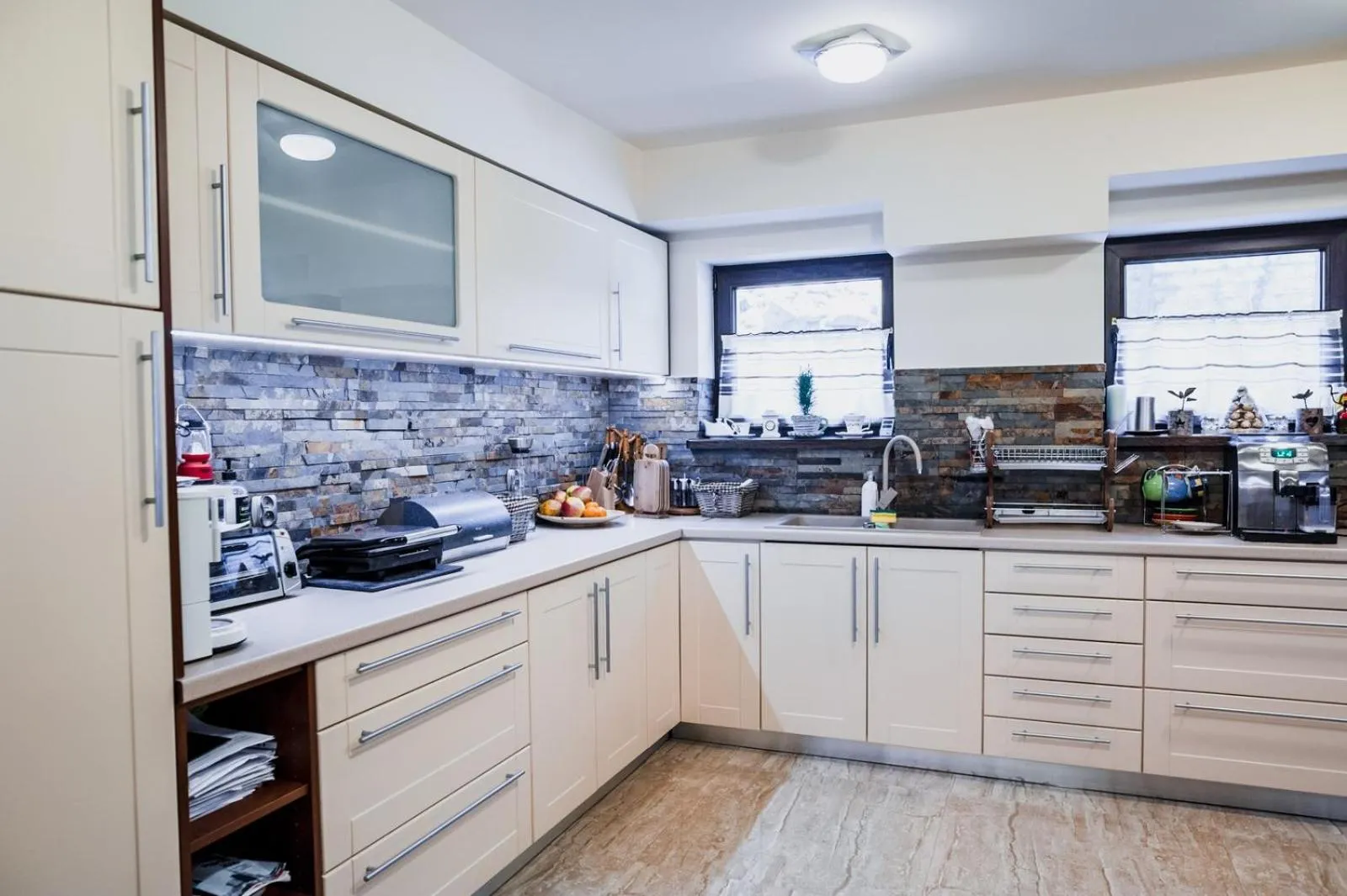 Area and facilities in Irena