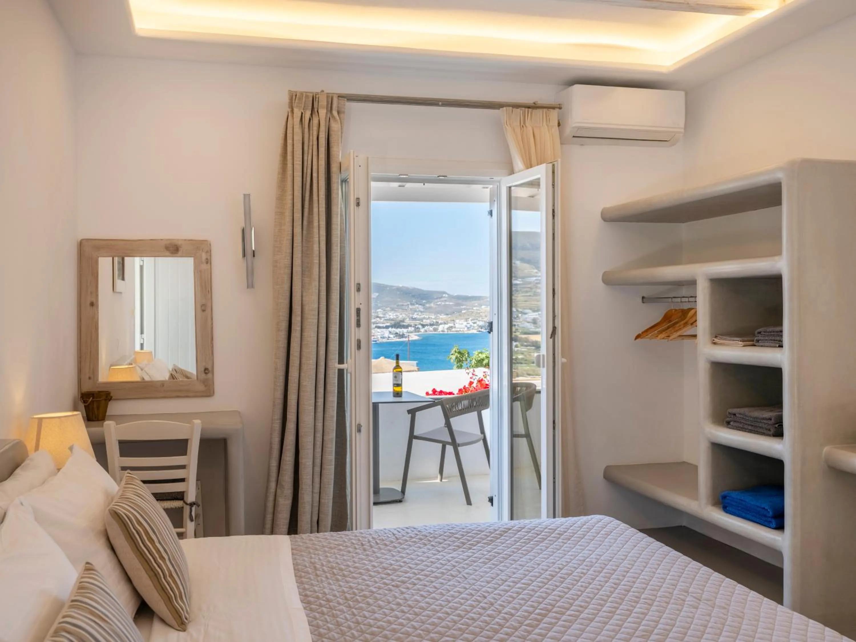 Bed in KrotiriBay adults