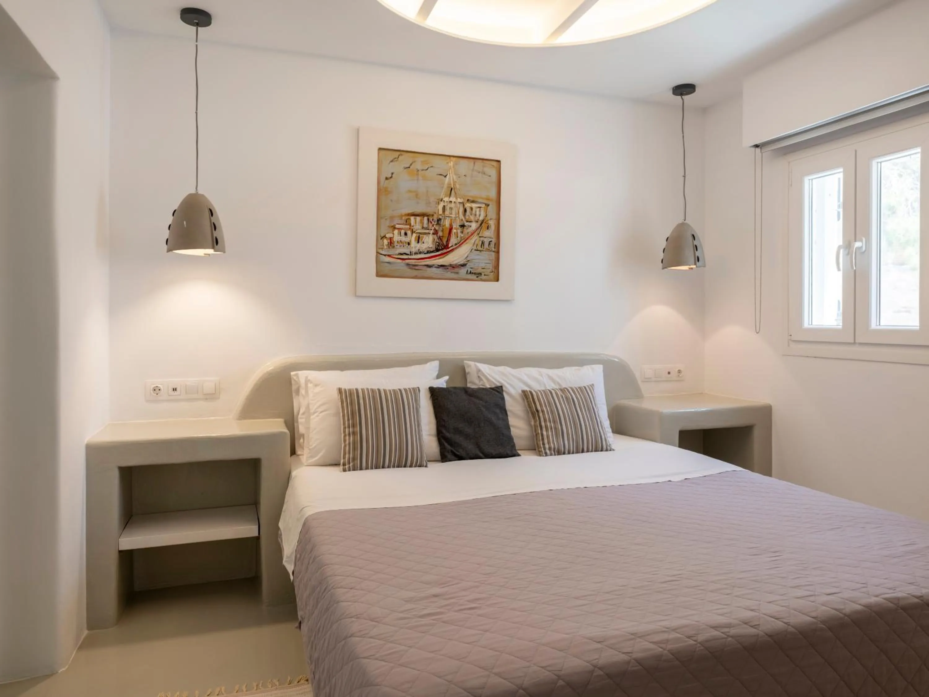 Bed in KrotiriBay adults