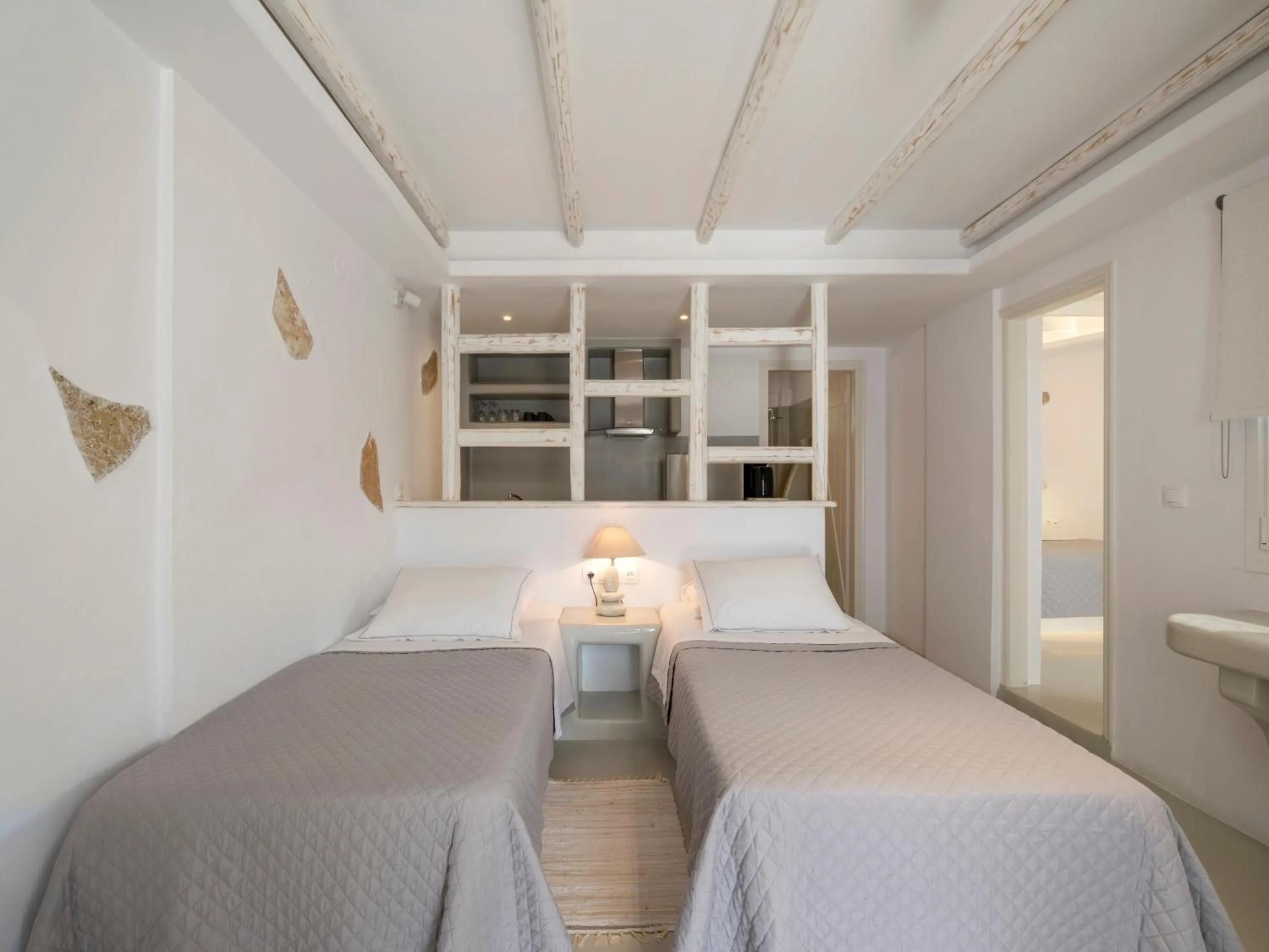 Bed in KrotiriBay adults