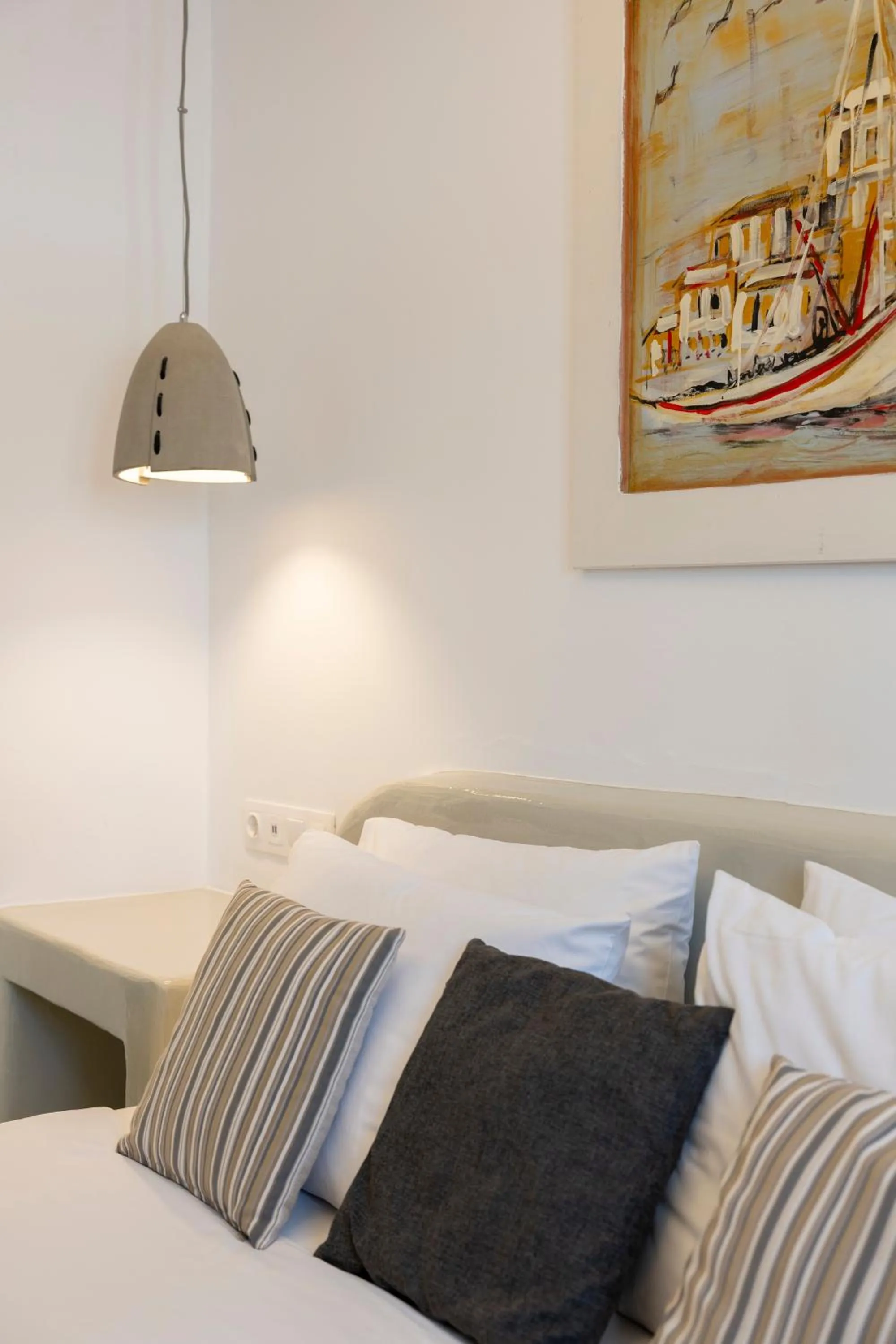 Bed in KrotiriBay adults