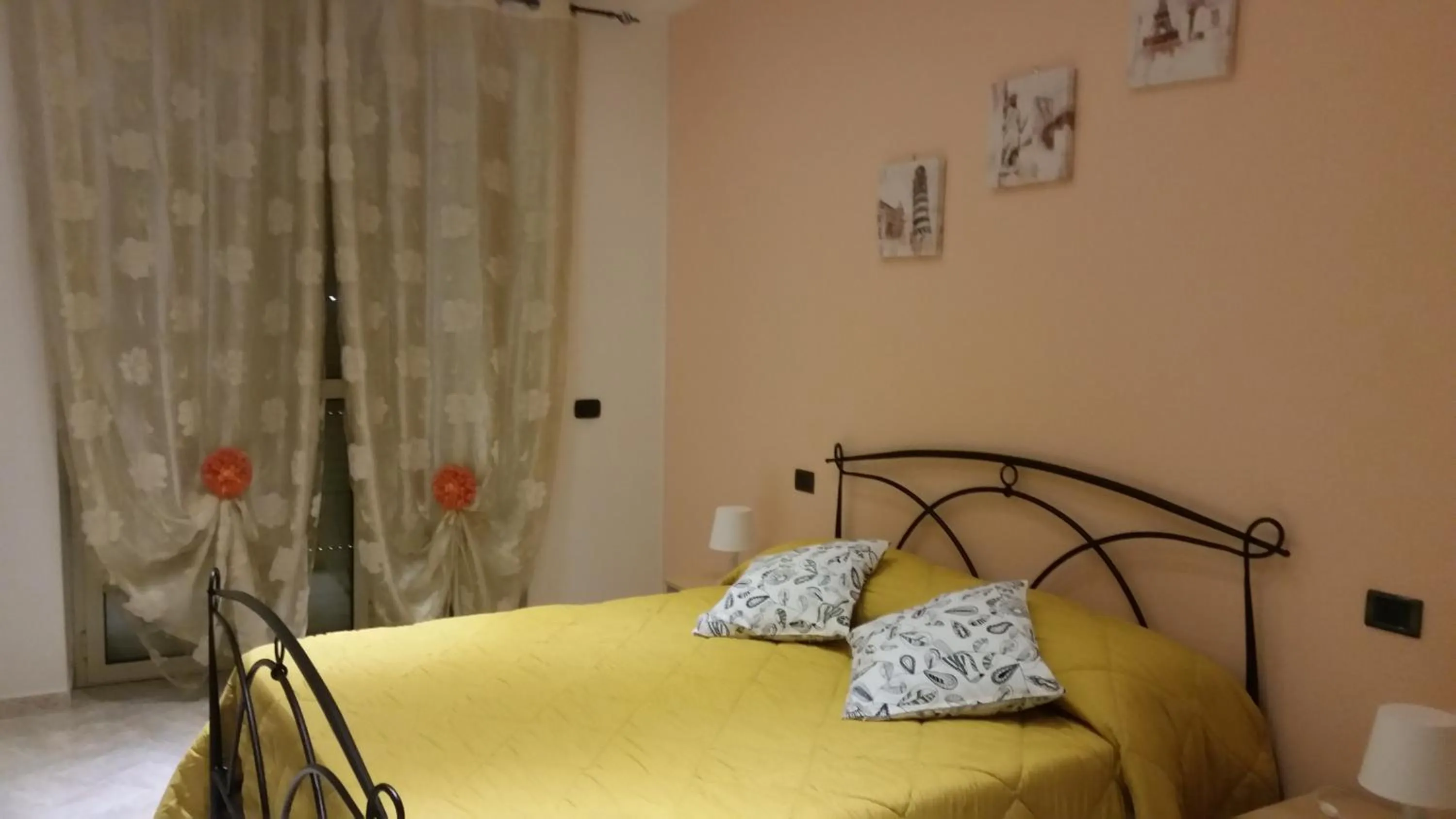 Bedroom in BBCinecitta4YOU