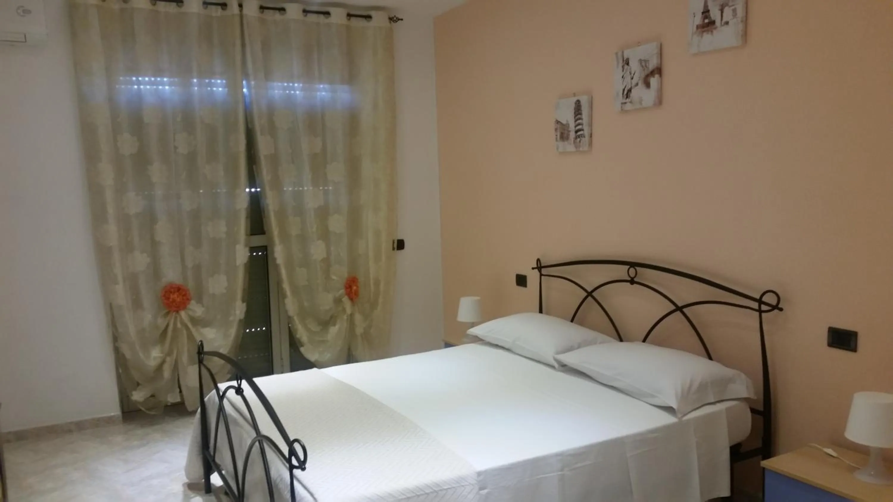 Bed in BBCinecitta4YOU