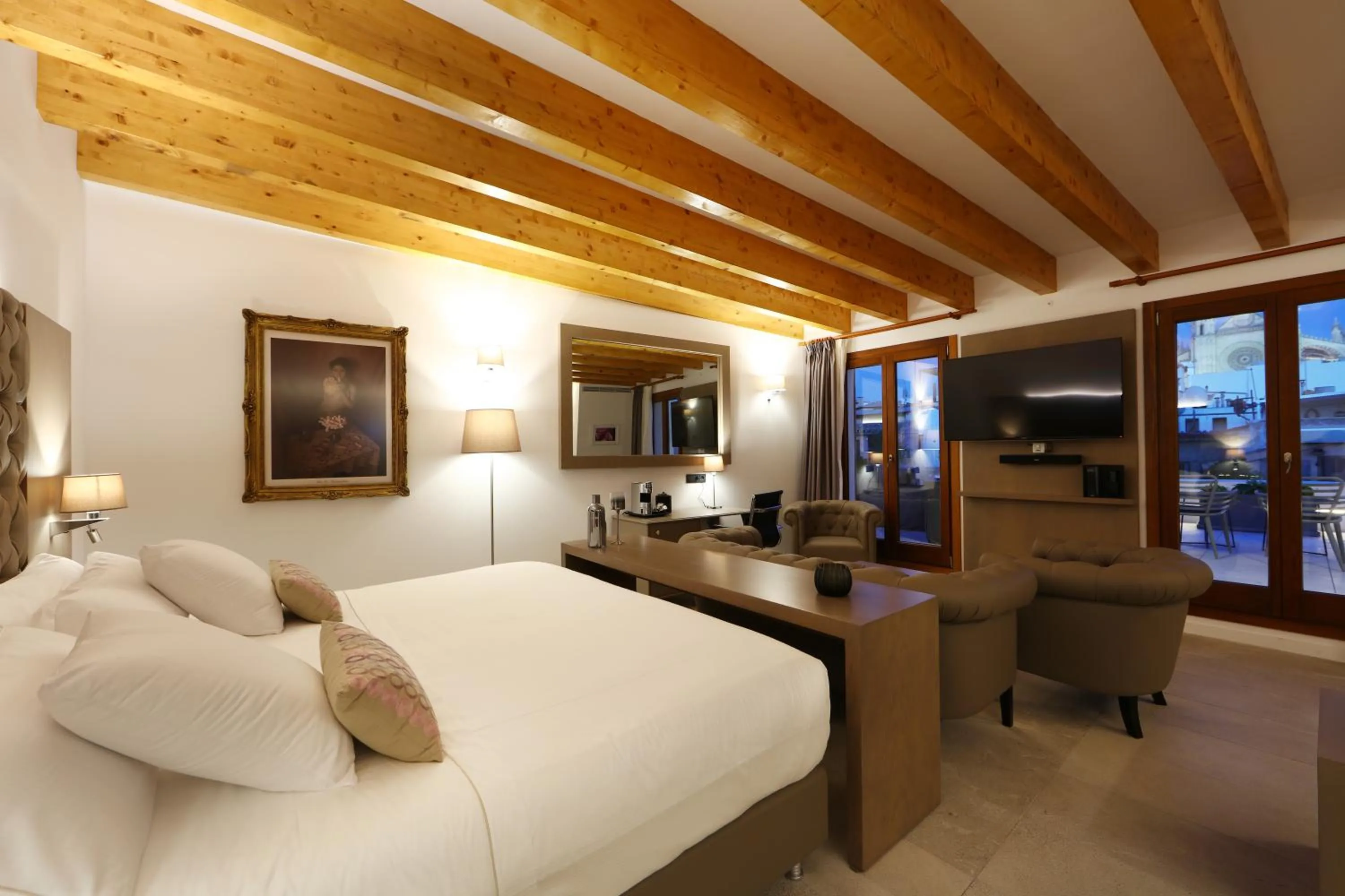 Bathroom, Bed in BO Hotel Palma