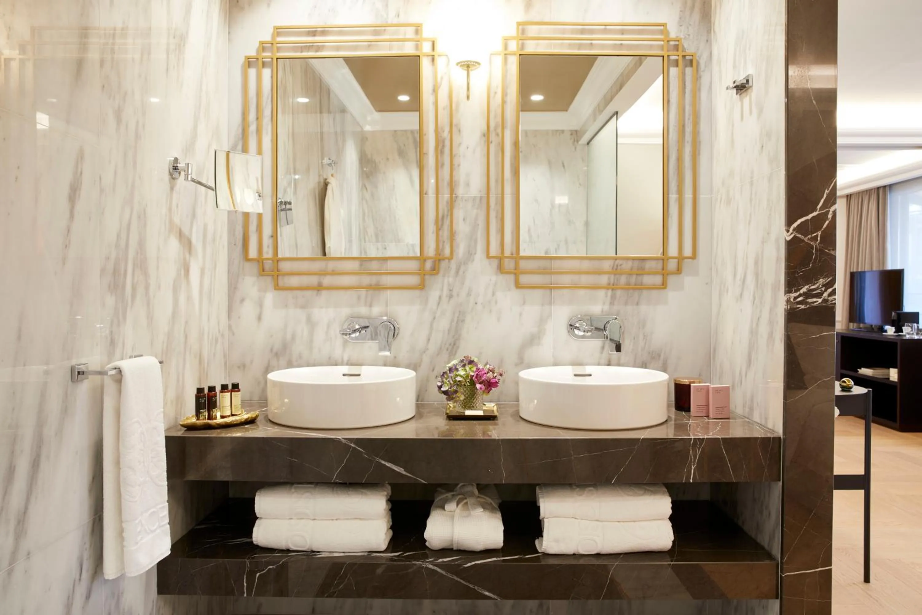Bathroom in The Excelsior - Small Luxury Hotels of the World