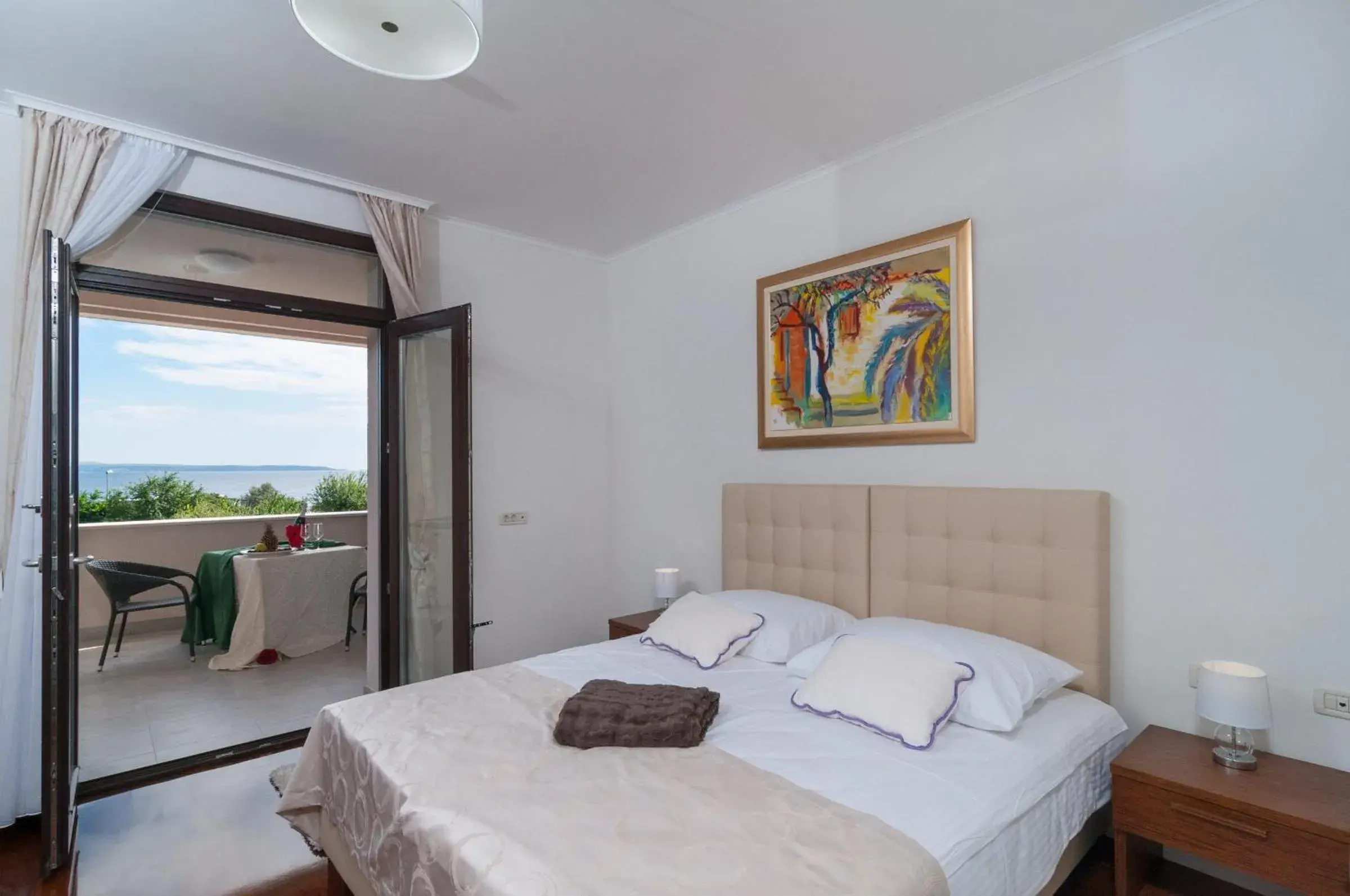 Deluxe Double or Twin Room with Balcony in Luxury Rooms Near the Beach1 Deluxe Double or Twin Room with Balcony in Luxury Rooms Near the Beach1