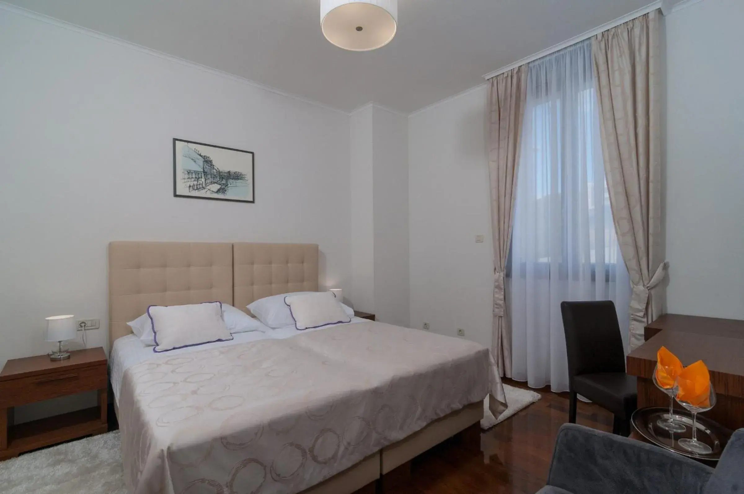 Deluxe Double or Twin Room in Luxury Rooms Near the Beach1 Deluxe Double or Twin Room in Luxury Rooms Near the Beach1