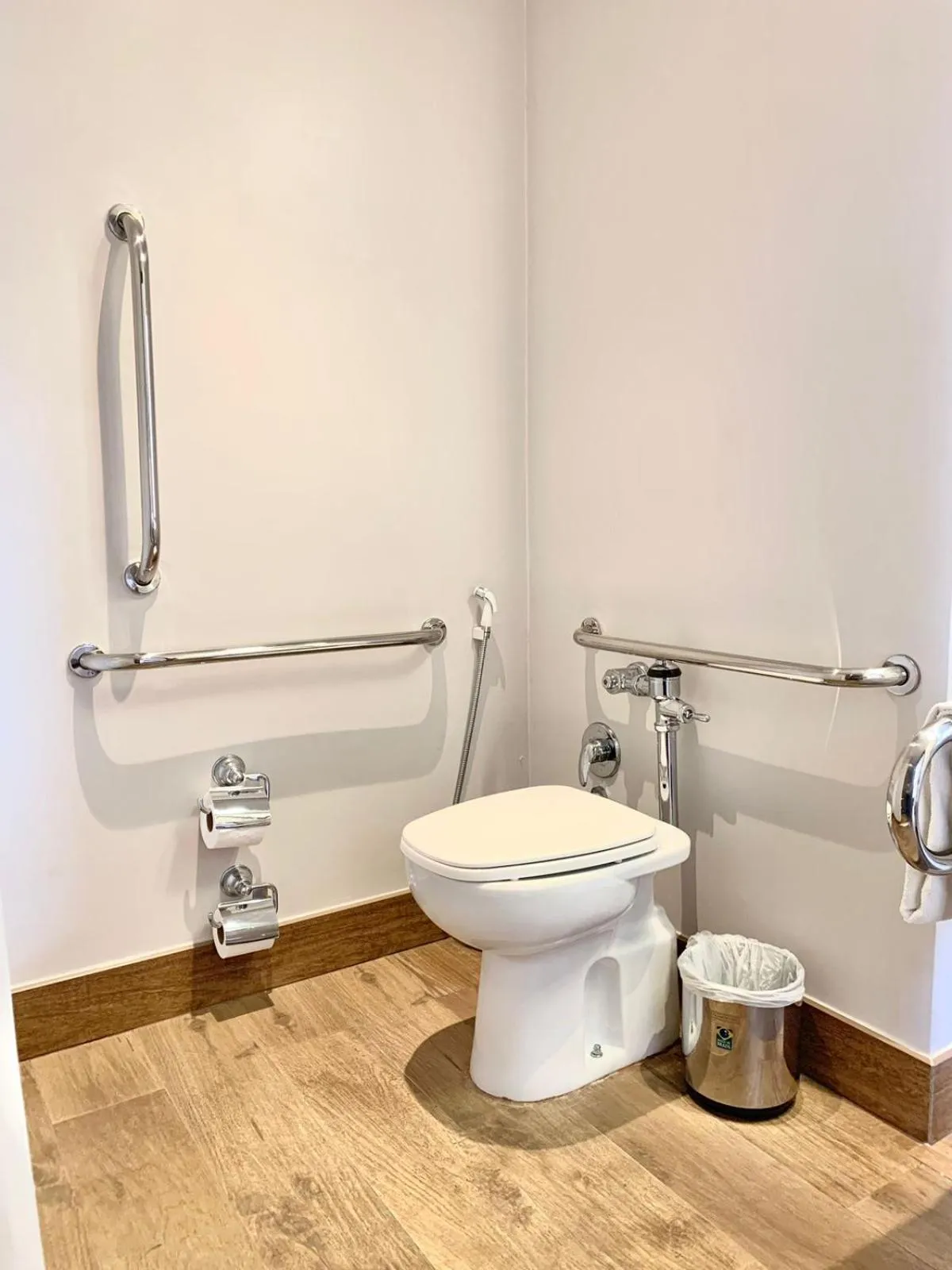 Toilet in Prodigy Gramado by Wish