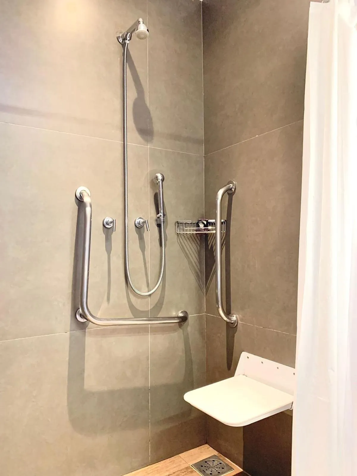 Shower in Prodigy Gramado by Wish