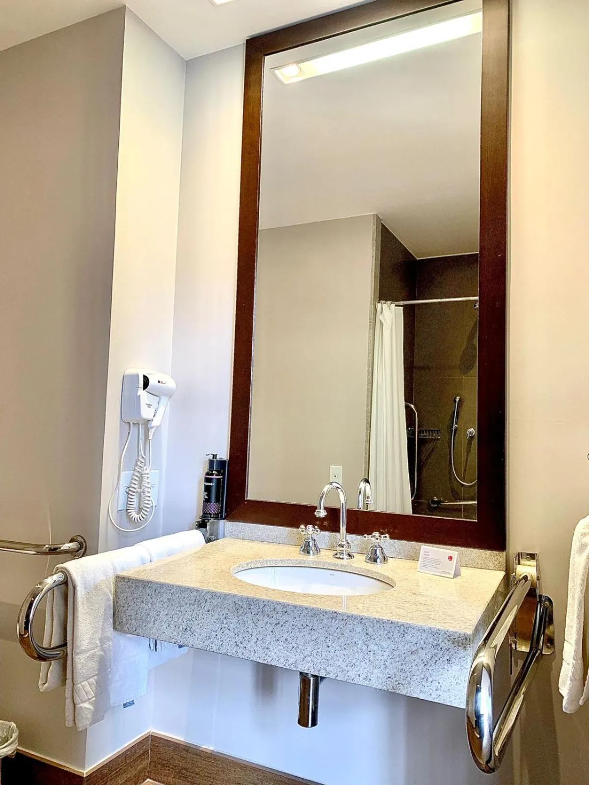 Shower in Prodigy Gramado by Wish