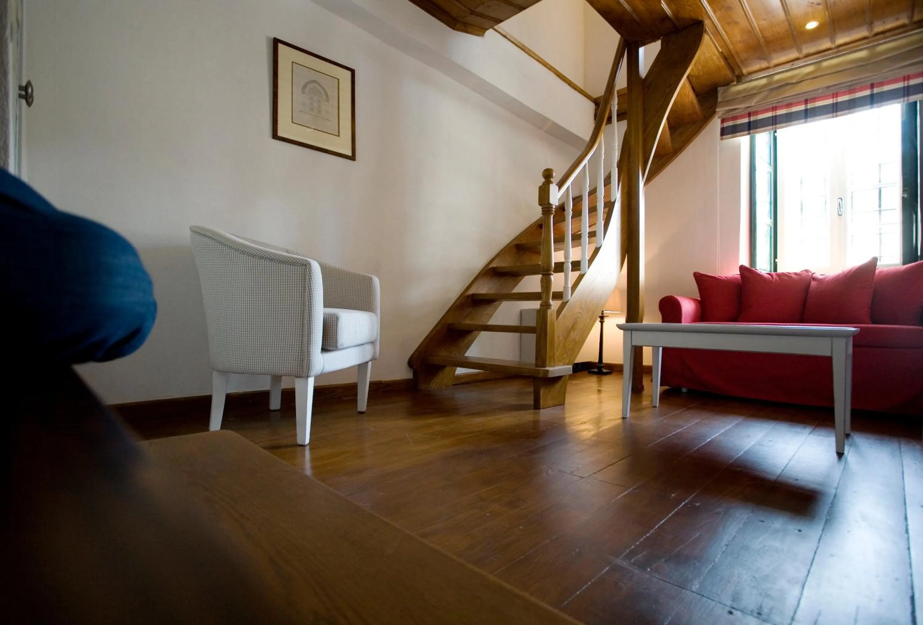 Photo of the whole room in Despotiko