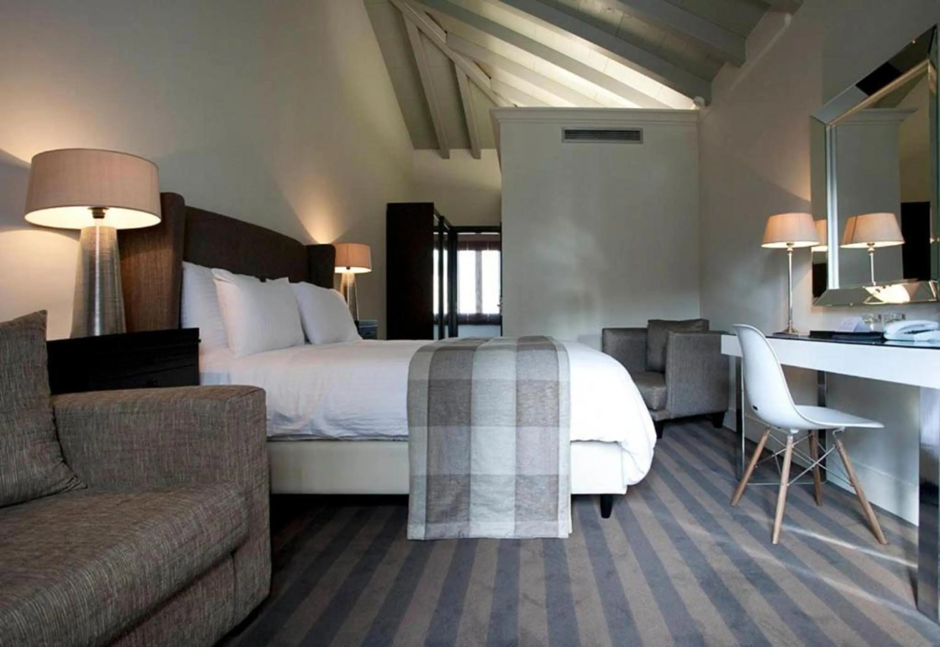 Pool view in Despotiko