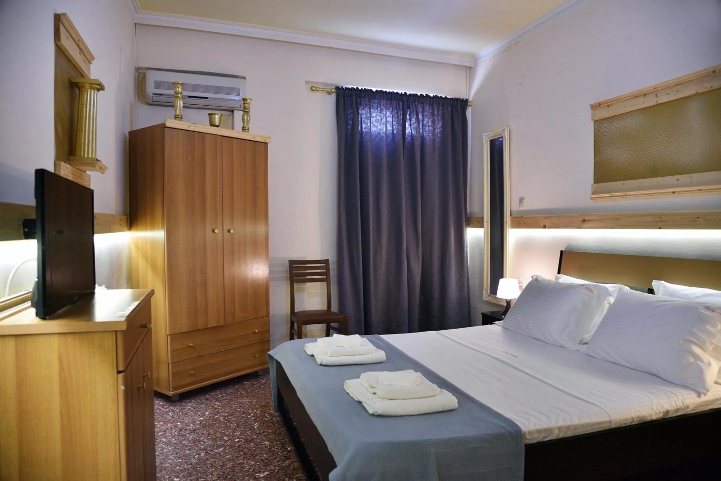 Bed in Nikolas Rooms