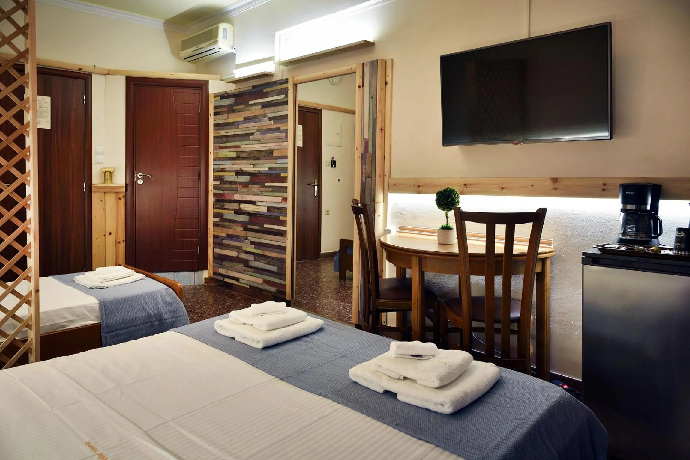 Photo of the whole room, Bed in Nikolas Rooms