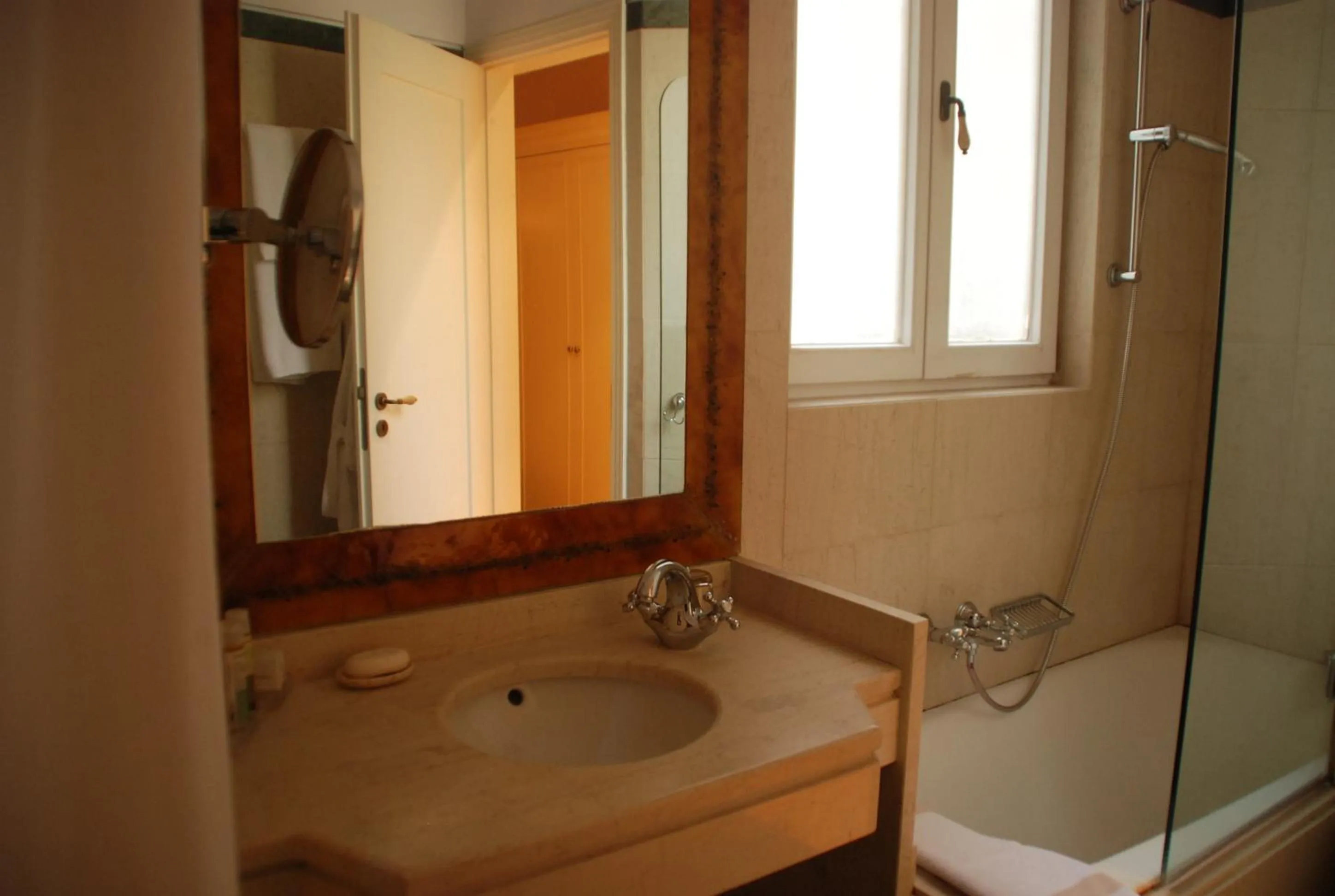 Bathroom in Siora Vittoria Boutique Hotel