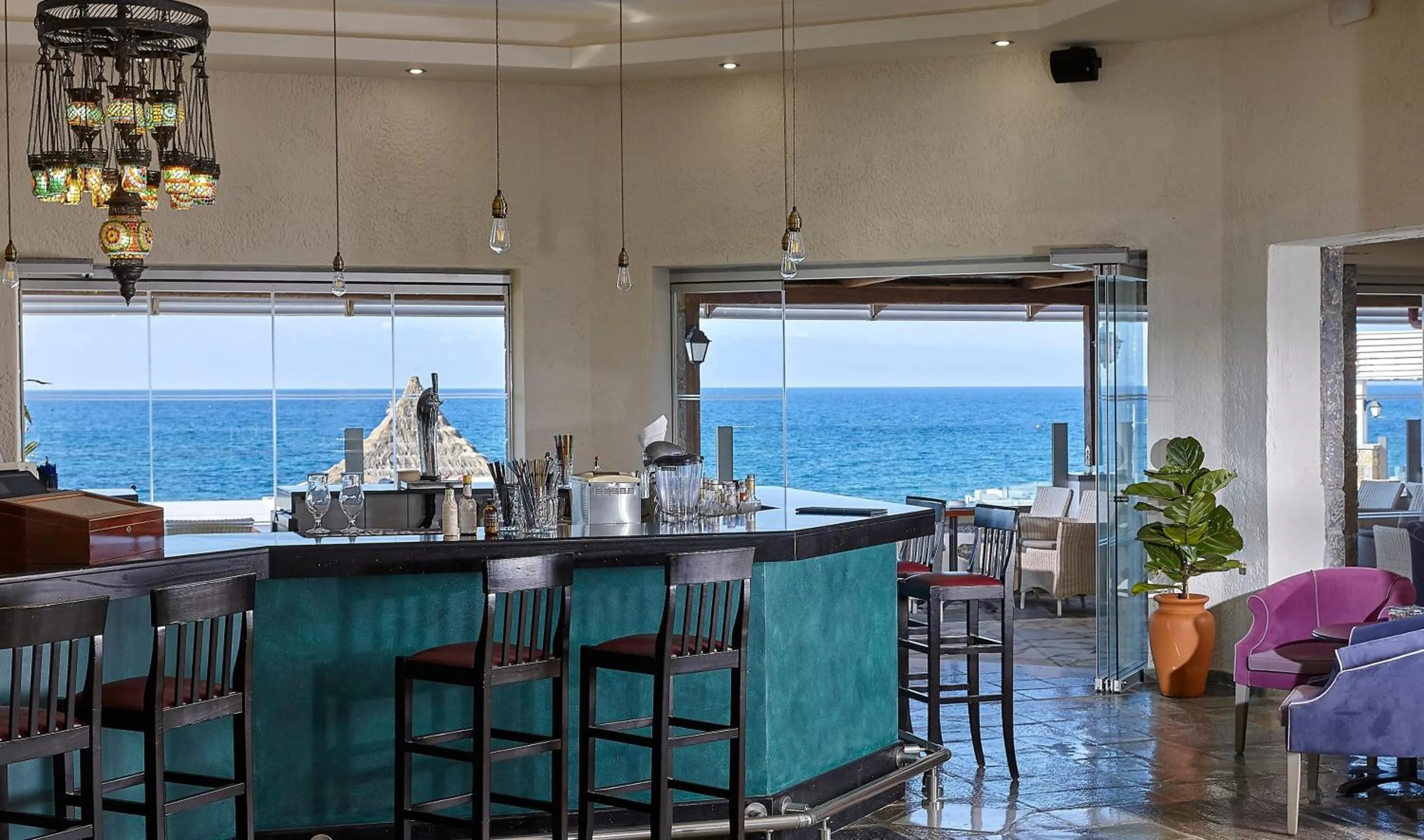 Lounge or bar in Alexander Beach Hotel & Village Resort